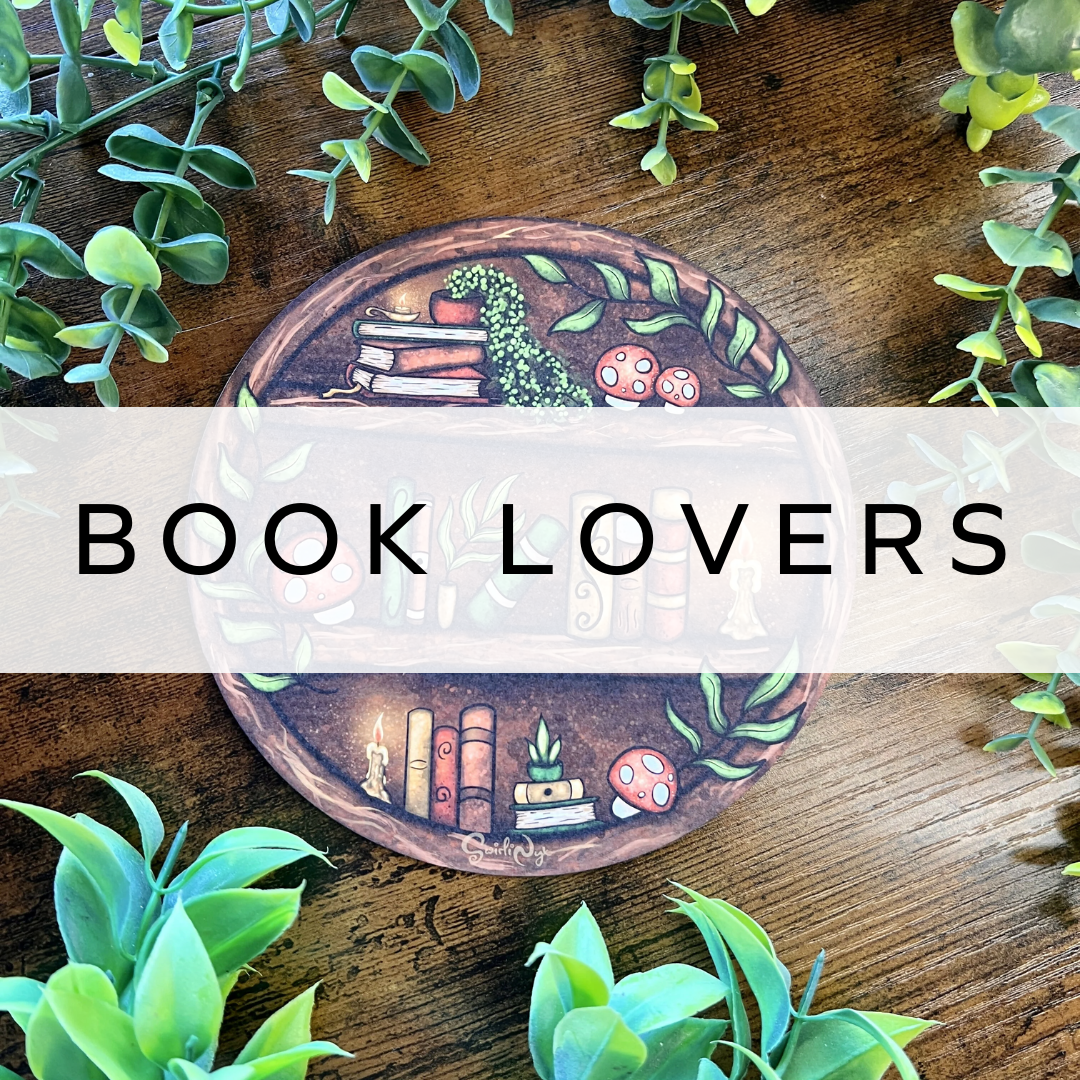 A stylish wooden pin featuring a circular bookshelf design, intricately detailed with small shelves, perfect for book lovers to accessorize bags, jackets, or hats.