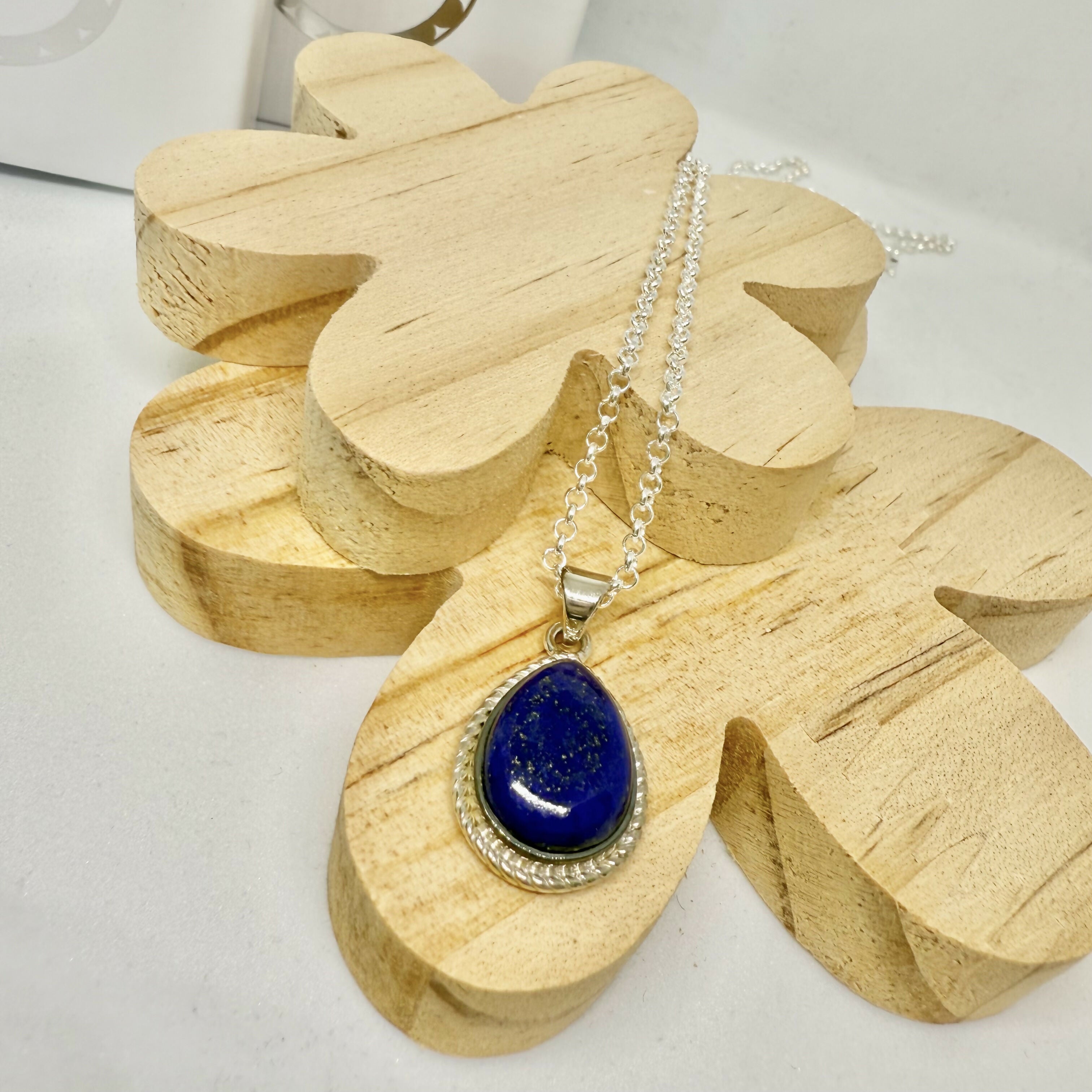 LAPIS LAZULI NECKLACE
