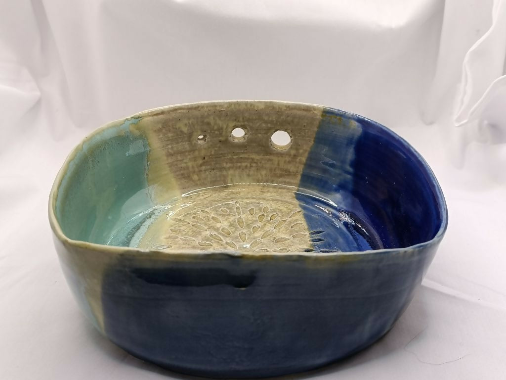 Herb Shredder/Garlic Grater Salad Bowl