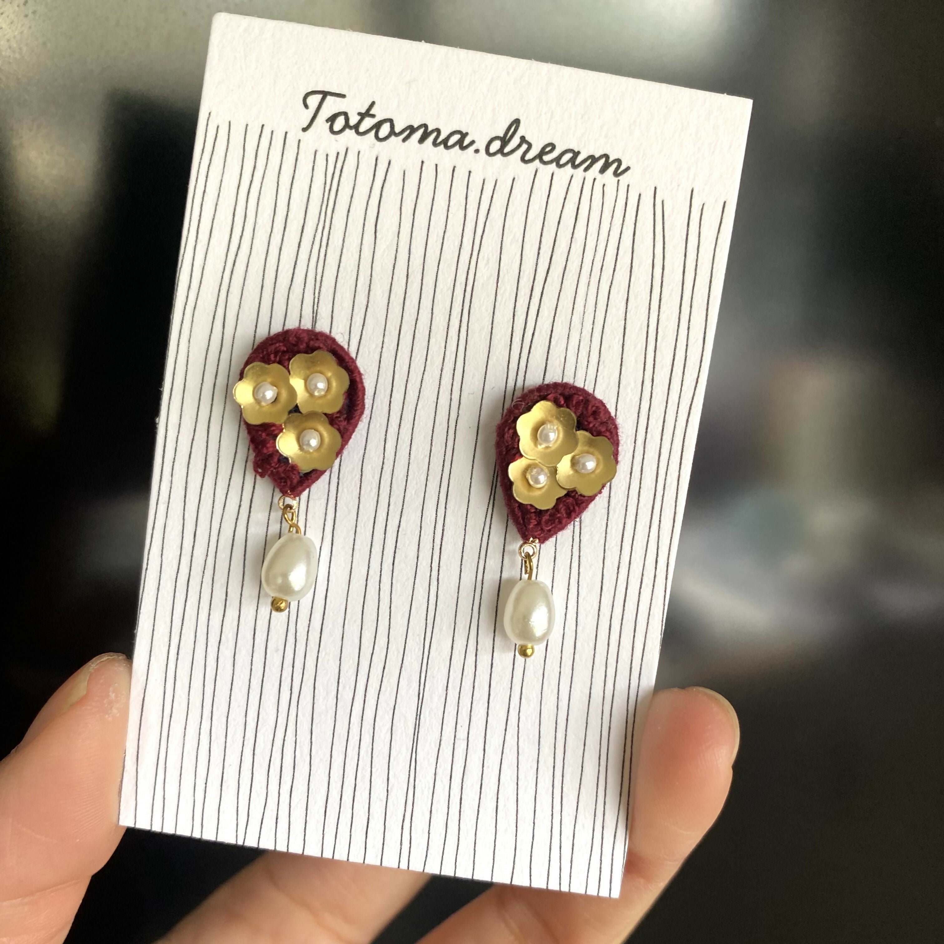 Crystal Embroidery Earrings with charm (Balloon)