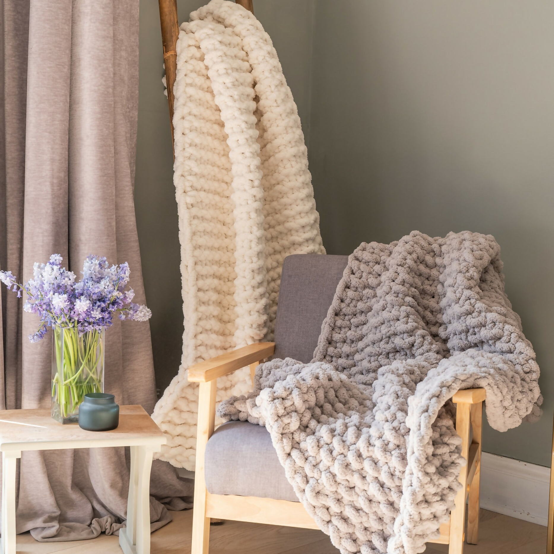 CHUNKY HAND KNITTED BLANKET