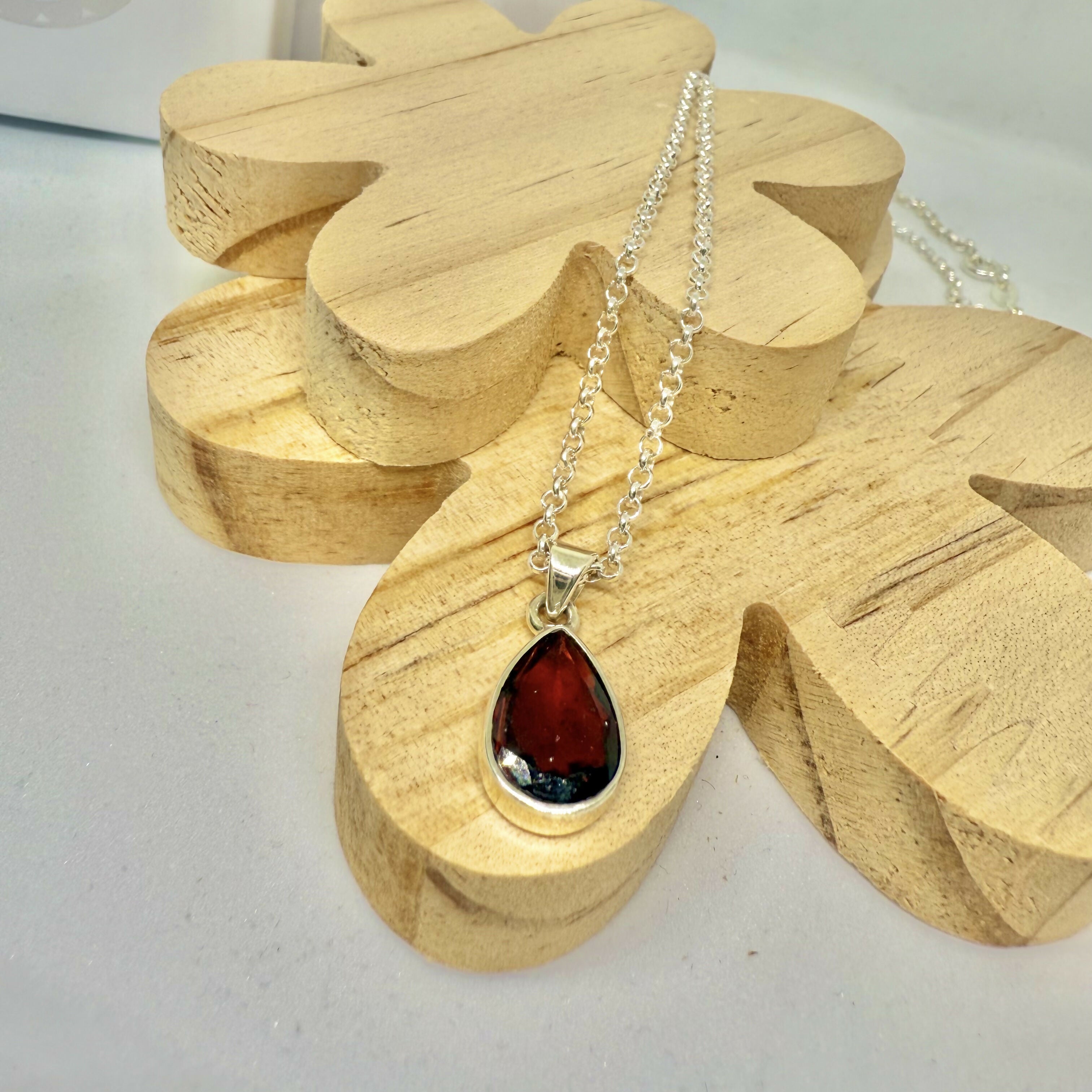 GARNET NECKLACE