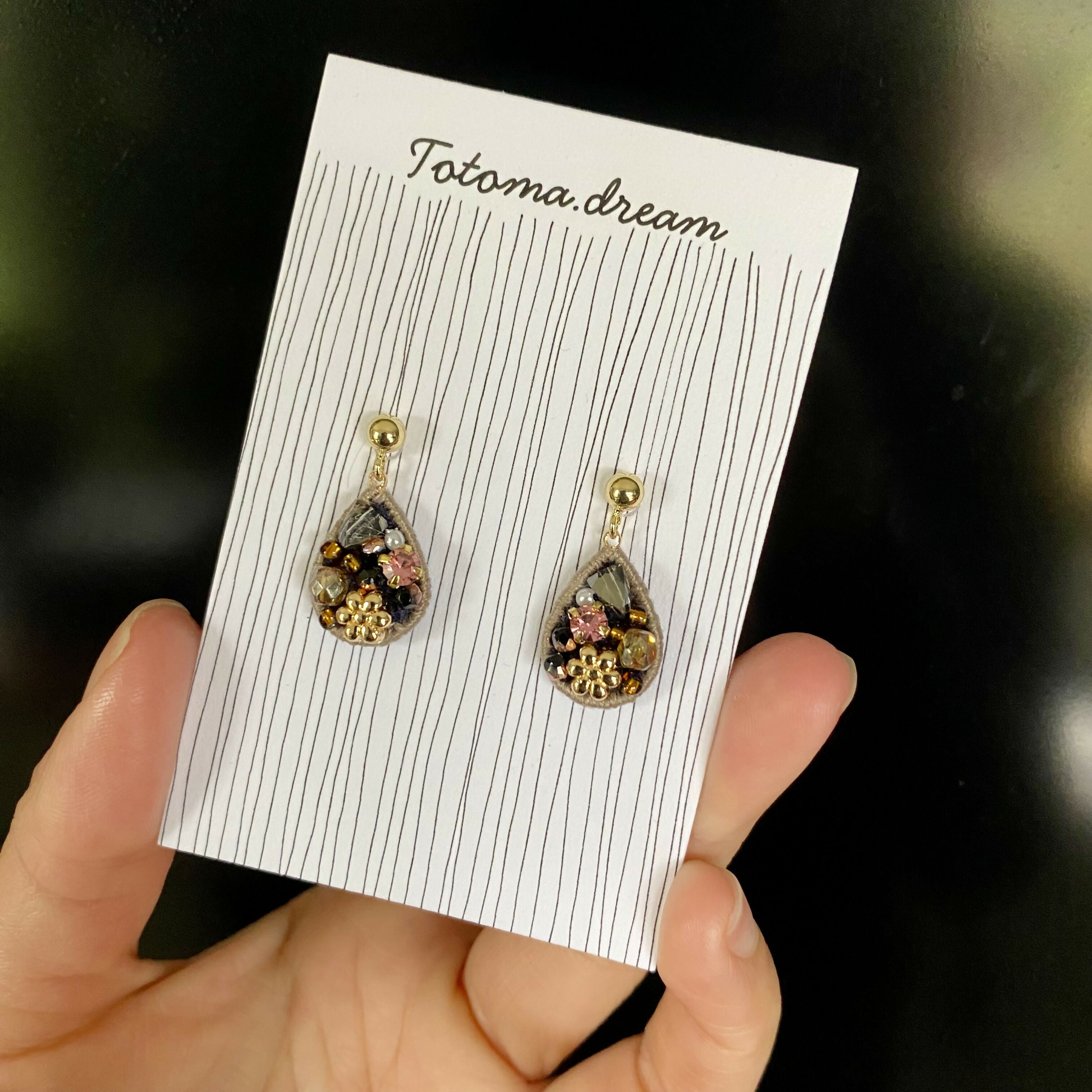 Pendant Crystal Embroidery Earrings (Waterdrop)