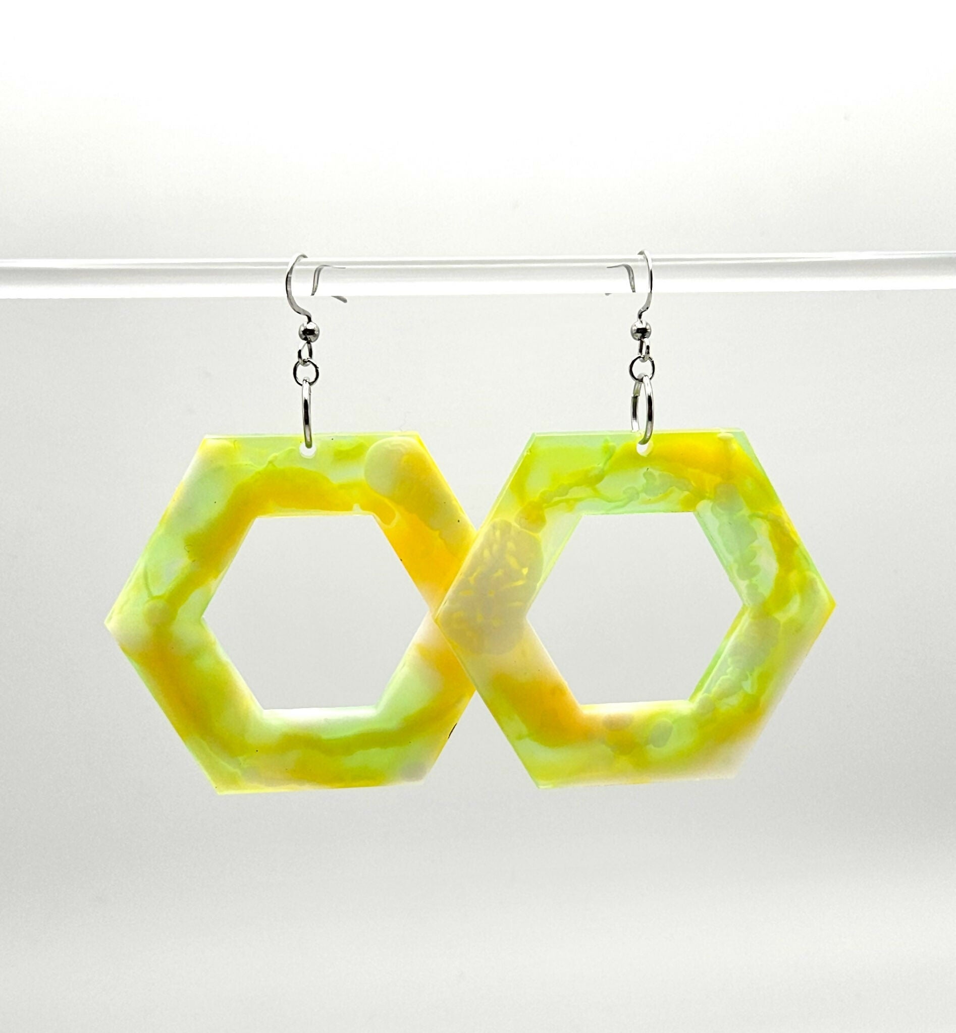 STATEMENT HEXAGON RESIN EARRINGS,WITH STAINLESS STEEL EAR WIRES