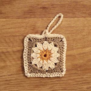 Crochet Daisy Earbuds Pouch