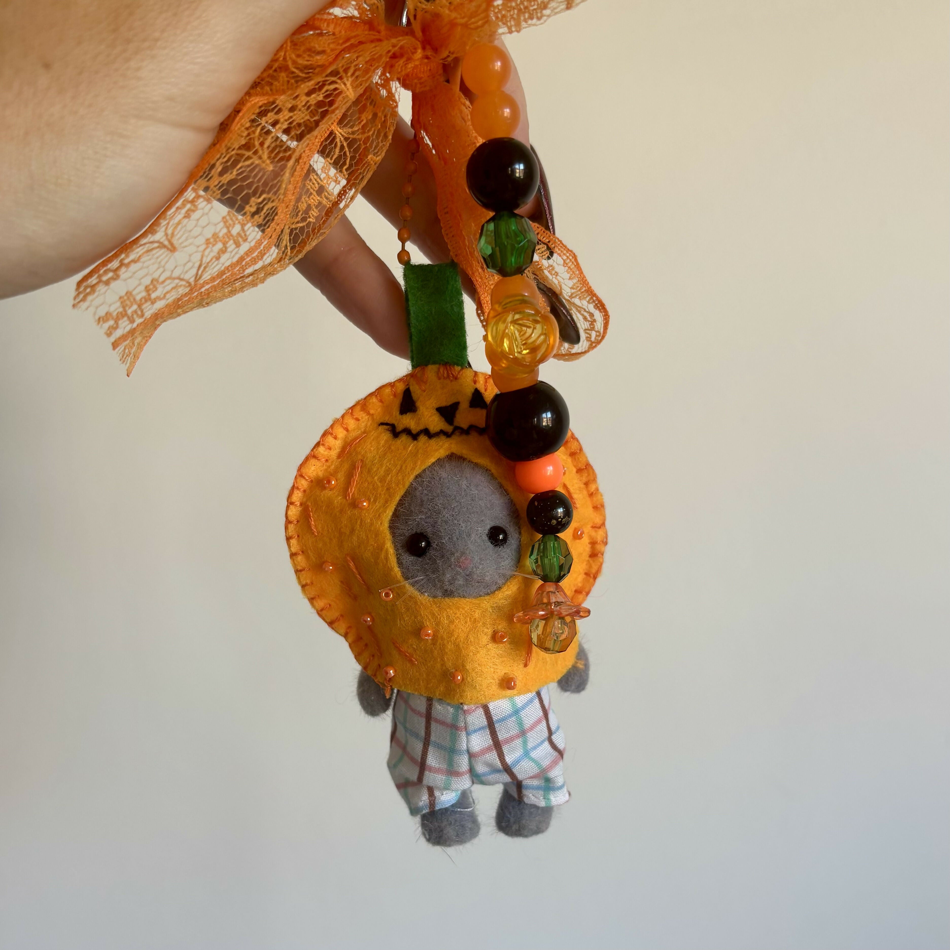 Pumpkin Cat Felt Keyring