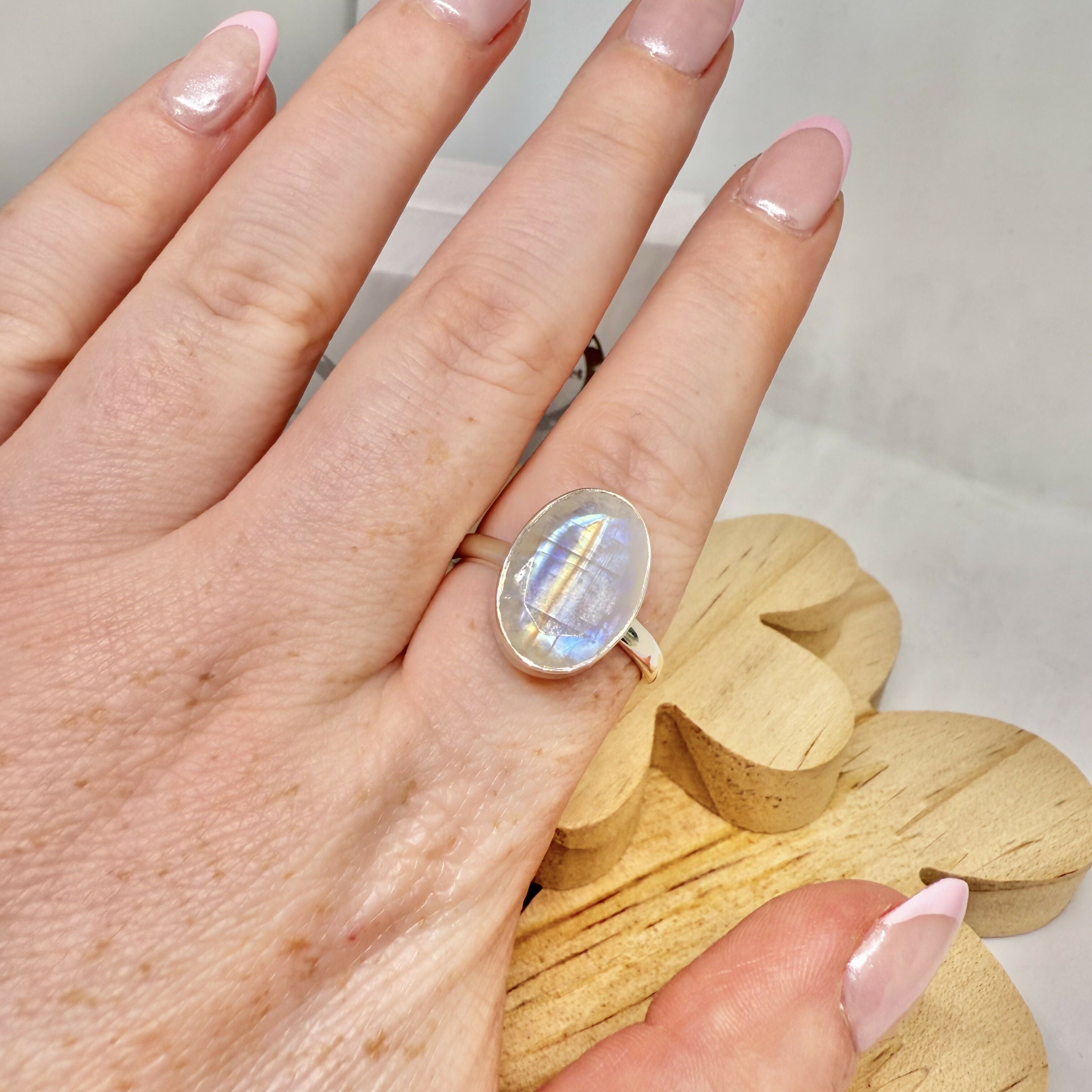 WHITE MOONSTONE RING SIZE X 1/2