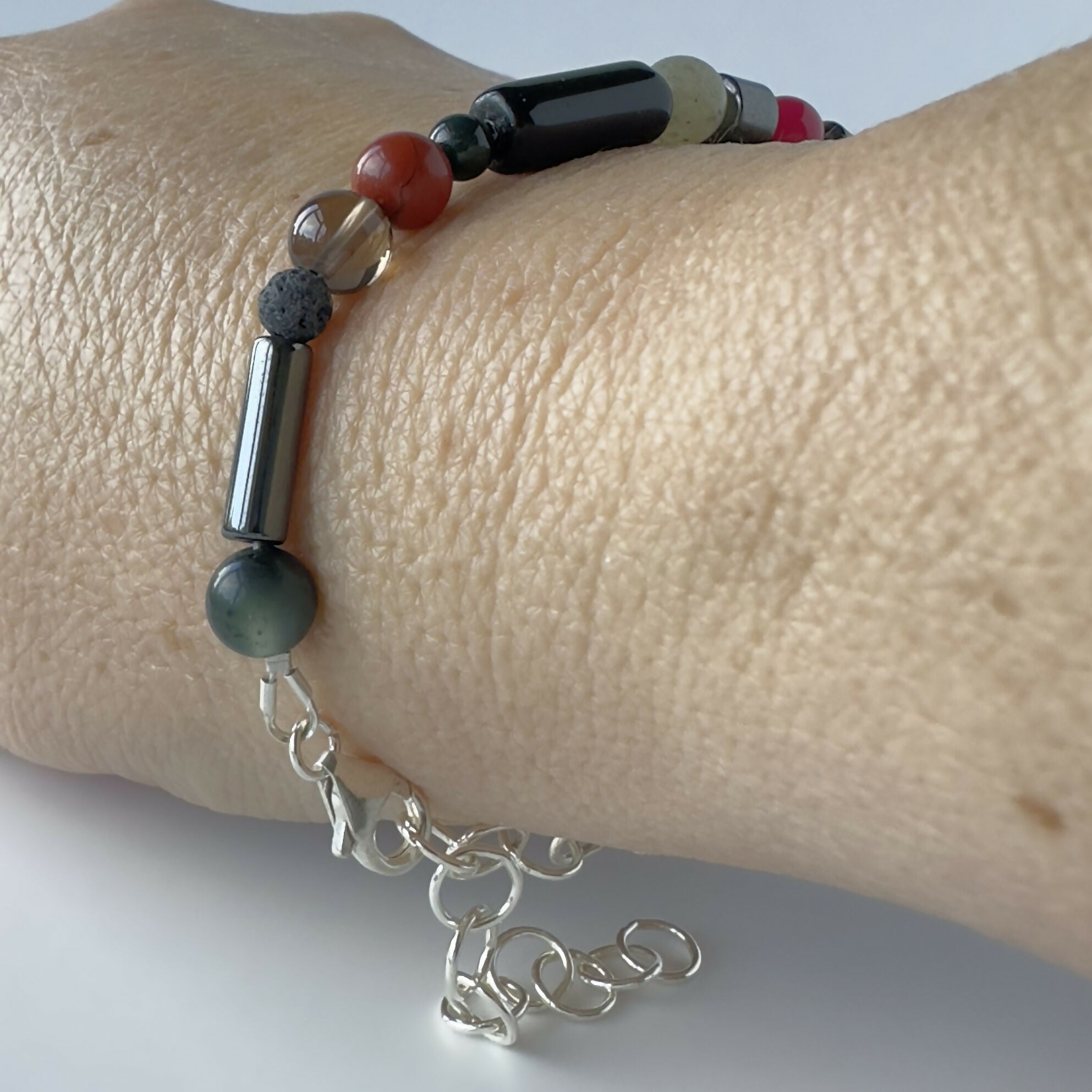 UNISEX HEALING CRYSTAL & STERLING SILVER ROOT CHAKRA BRACELET WITH AROMATHERAPY BEADS