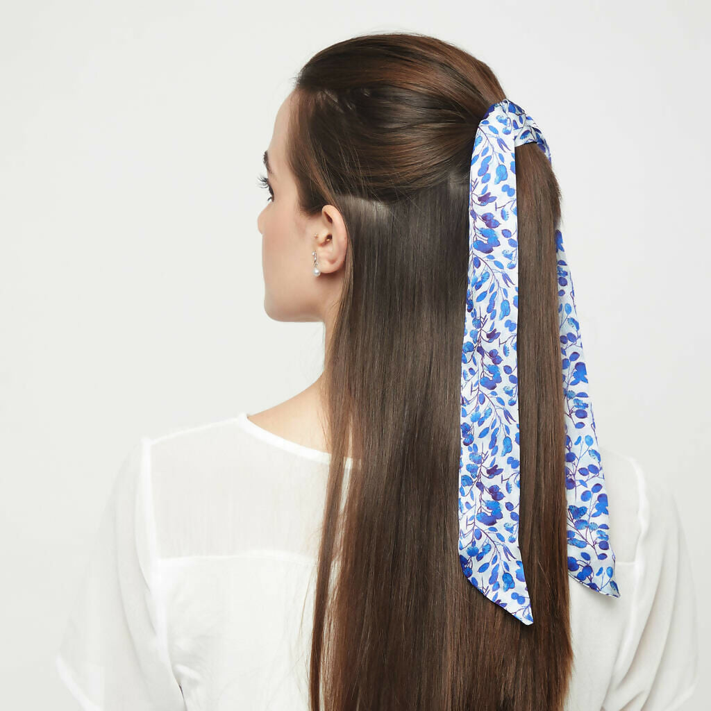 original_100-silk-skinny-scarf-honesty