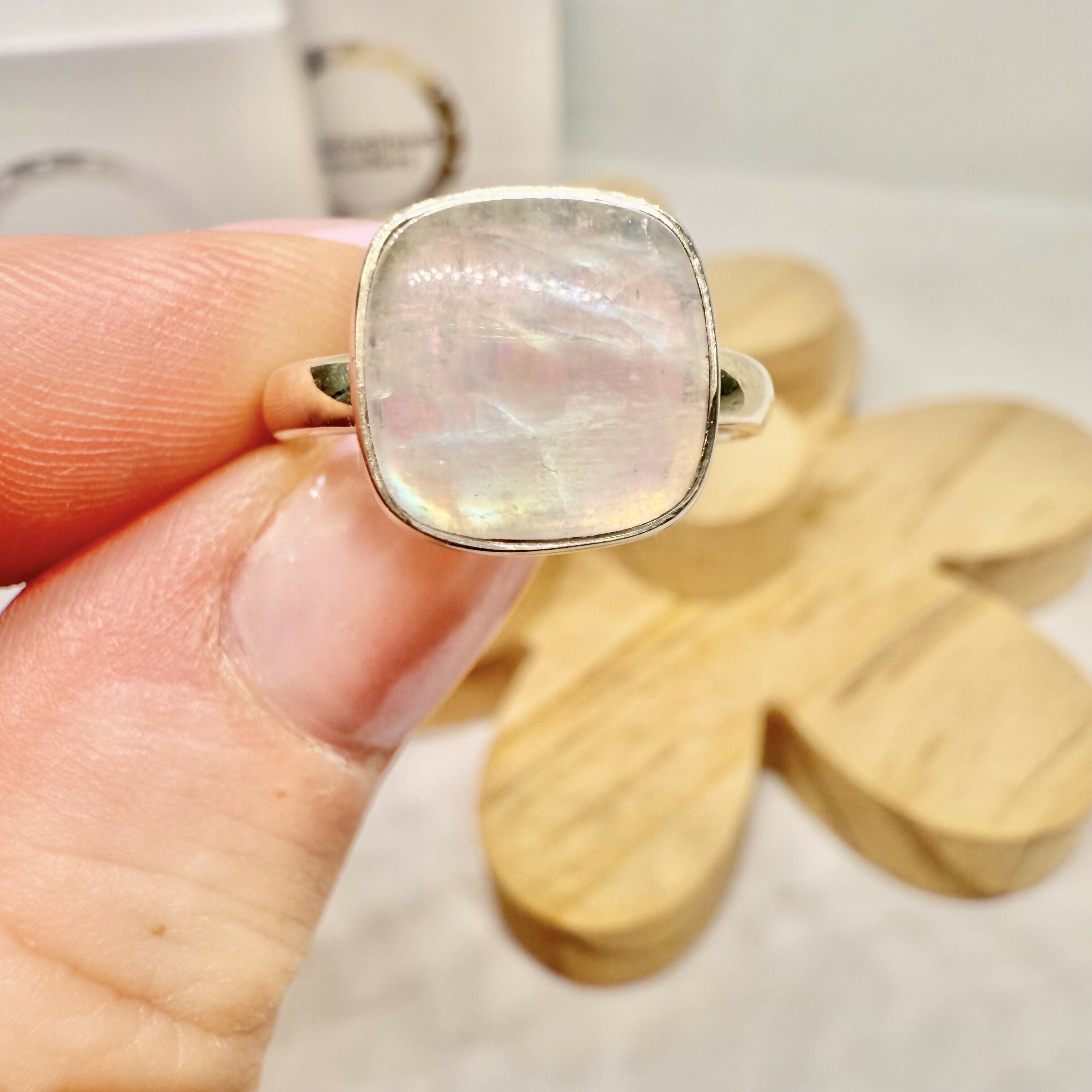 WHITE MOONSTONE RING P 1/2