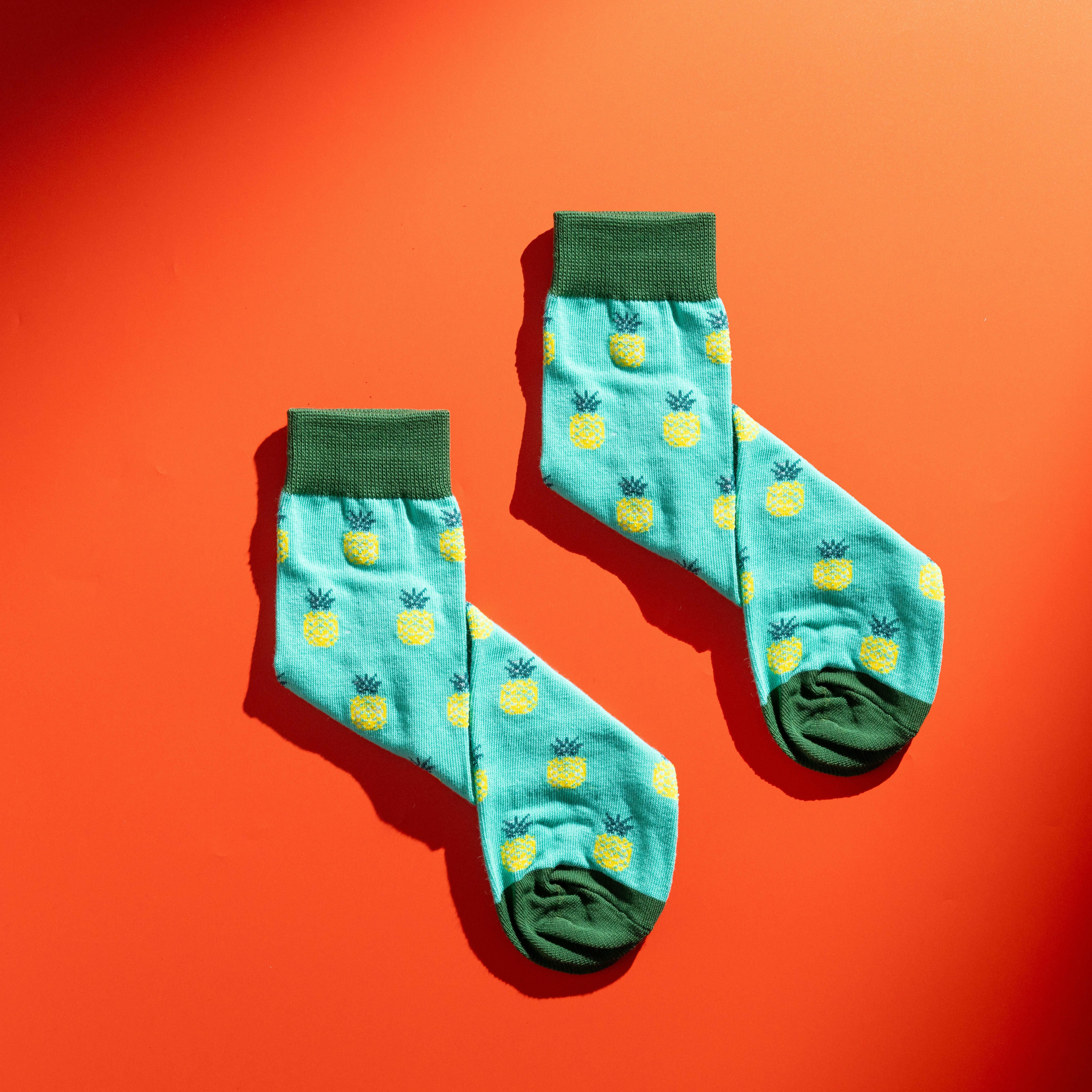 Persona Yellow Pineapple Pattern Egyptian Cotton Men's Socks | UK 6.5 - 11