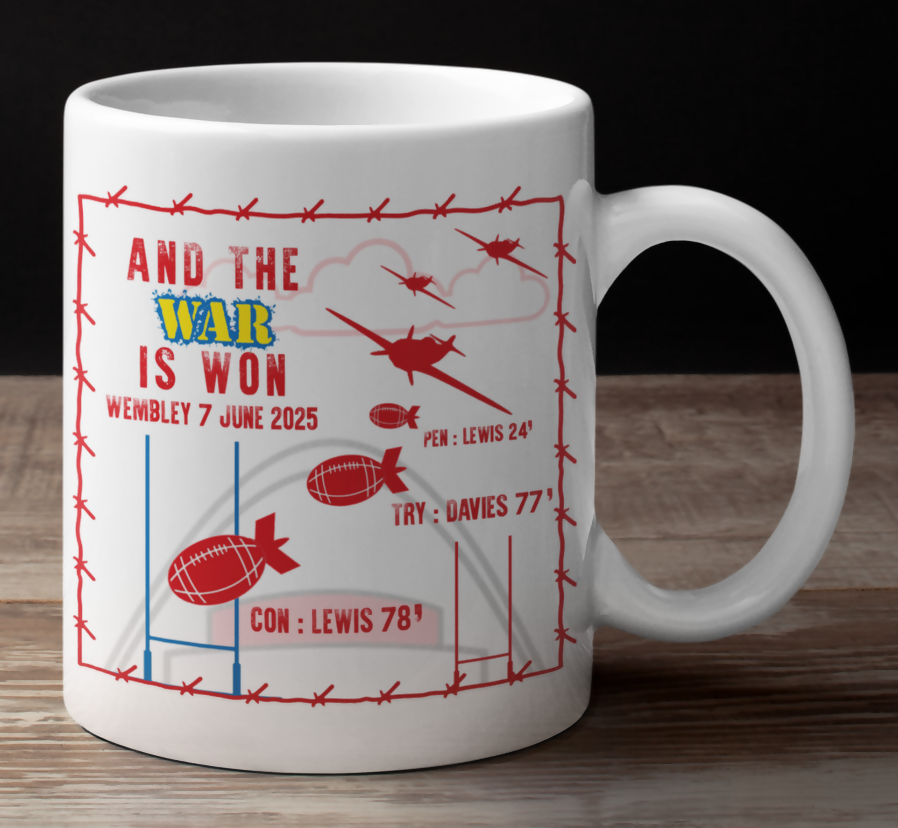 coffee-mug-mockup-on-a-wooden-table-22369 (6)