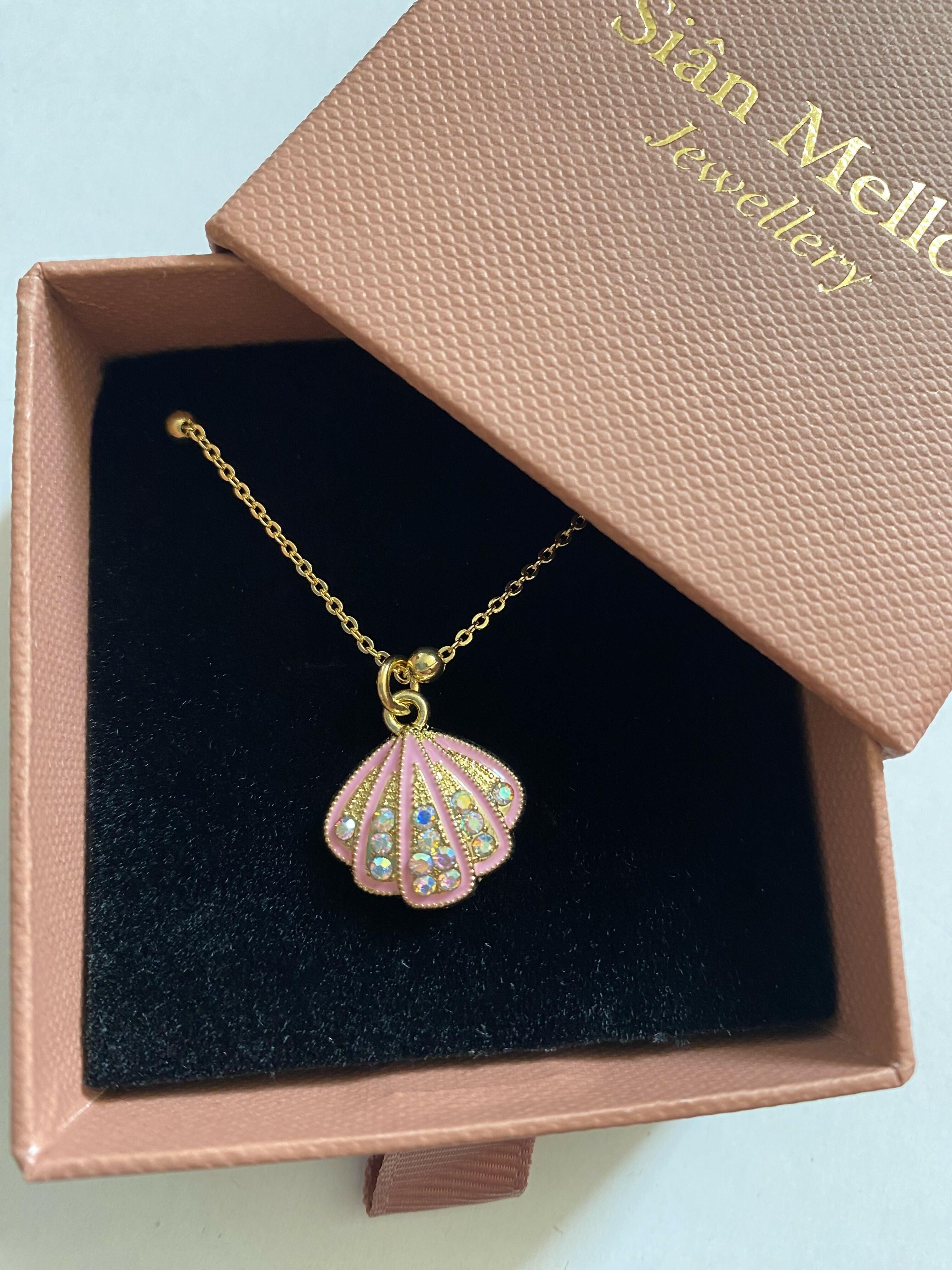 66123408-FF2C-41CE-9A1C-5CAB8EEC3306