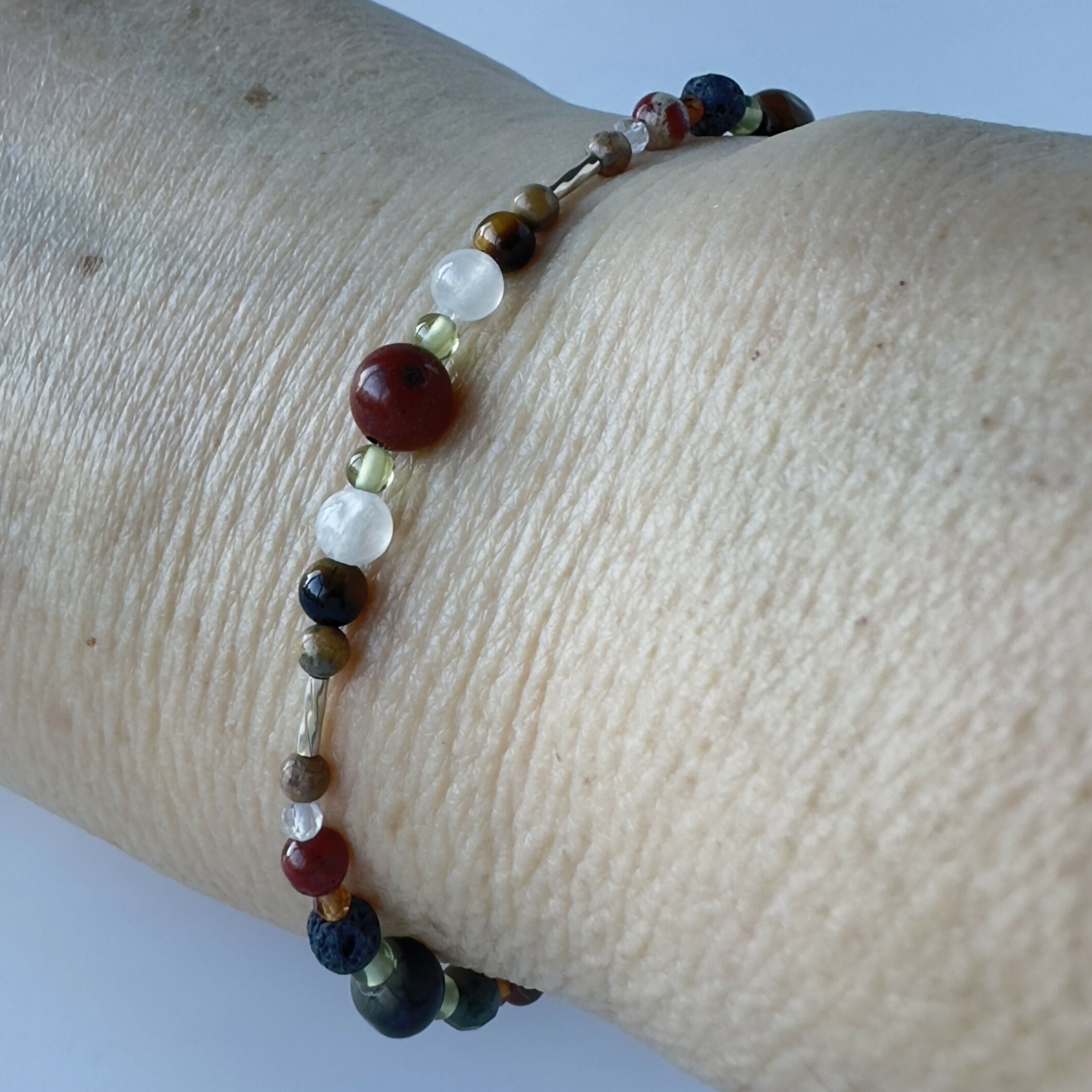 HEALING CRYSTAL & STERLING SILVER STRETCH BRACELET WITH AROMATHERAPY BEAD TO HELP WITH STRESS