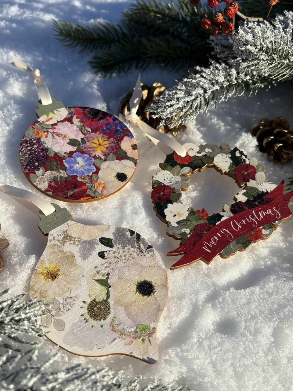 Wooden Pressed Flower Baubles
