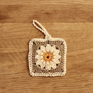 Crochet Daisy Earbuds Pouch