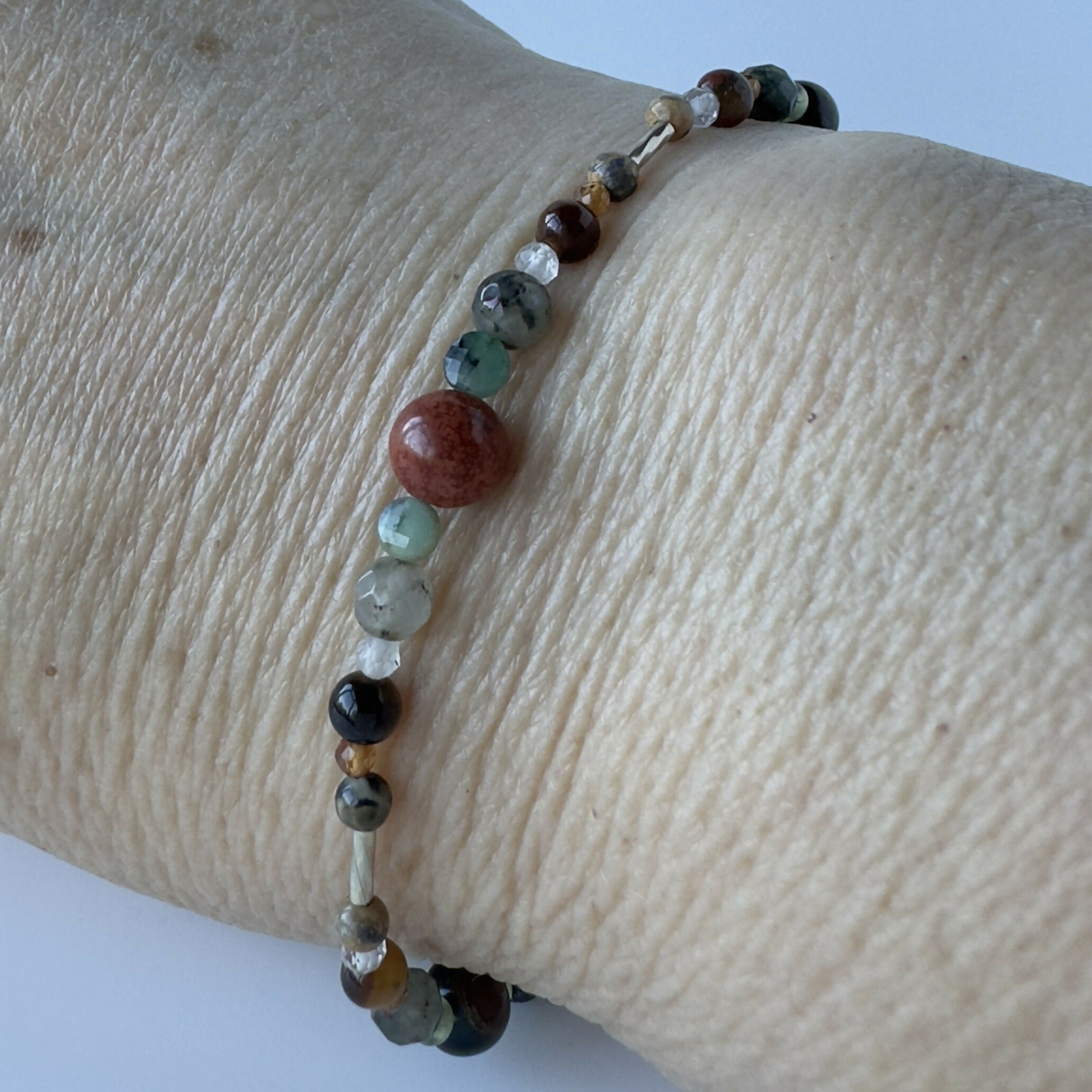 HEALING CRYSTAL & STERLING SILVER STRETCH BRACELET WITH AROMATHERAPY BEAD TO HELP WITH STRESS