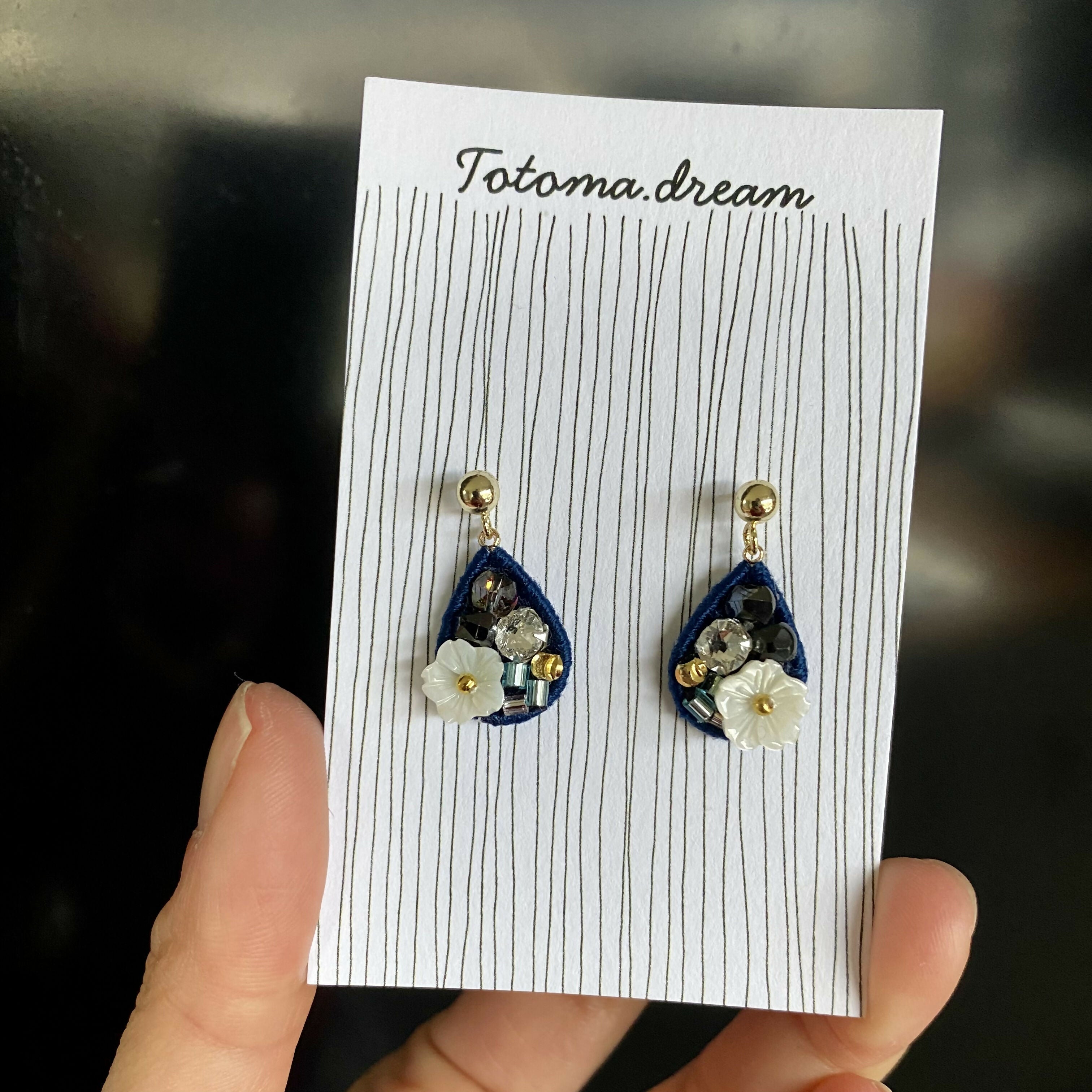 Pendant Crystal Embroidery Earrings (Waterdrop)