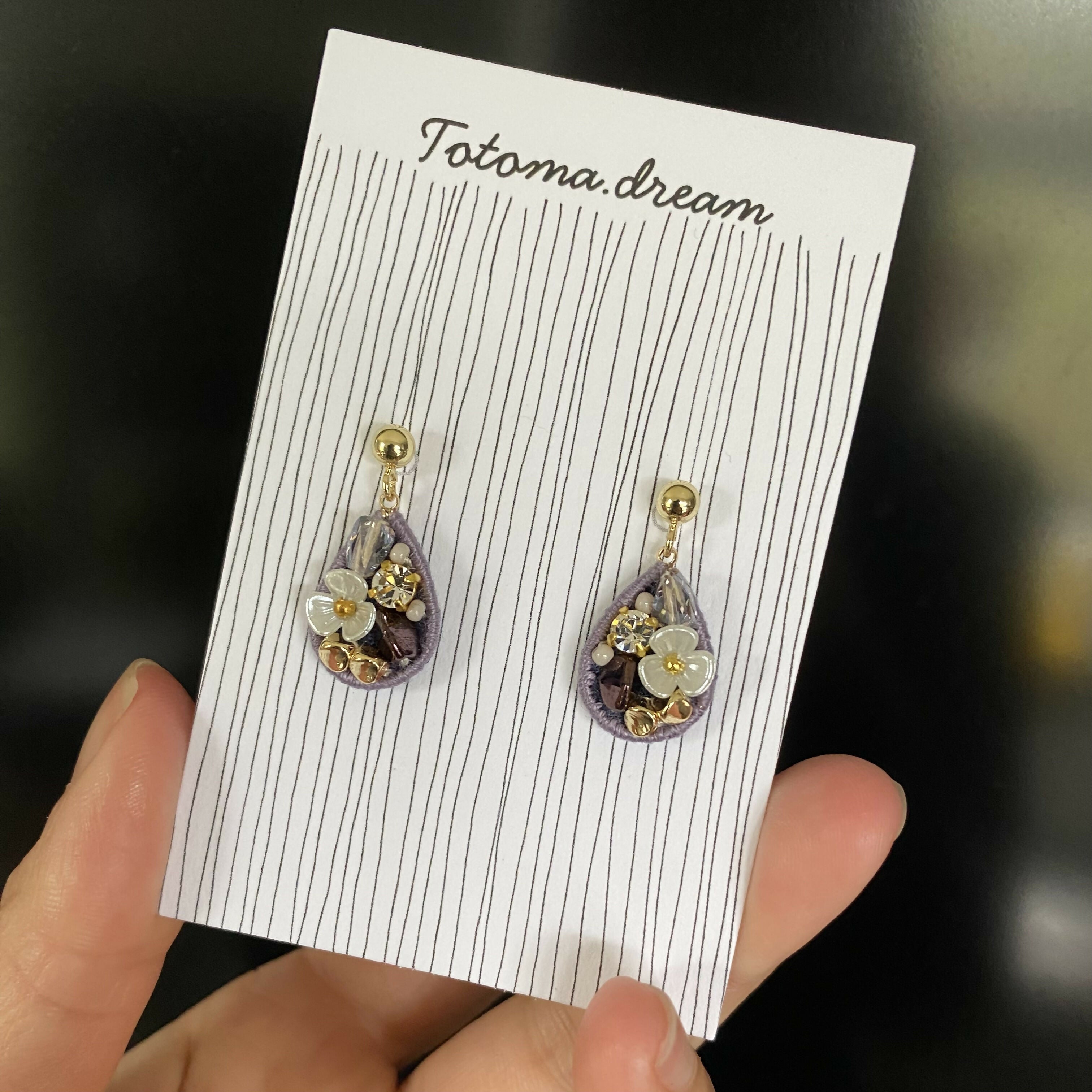 Pendant Crystal Embroidery Earrings (Waterdrop)