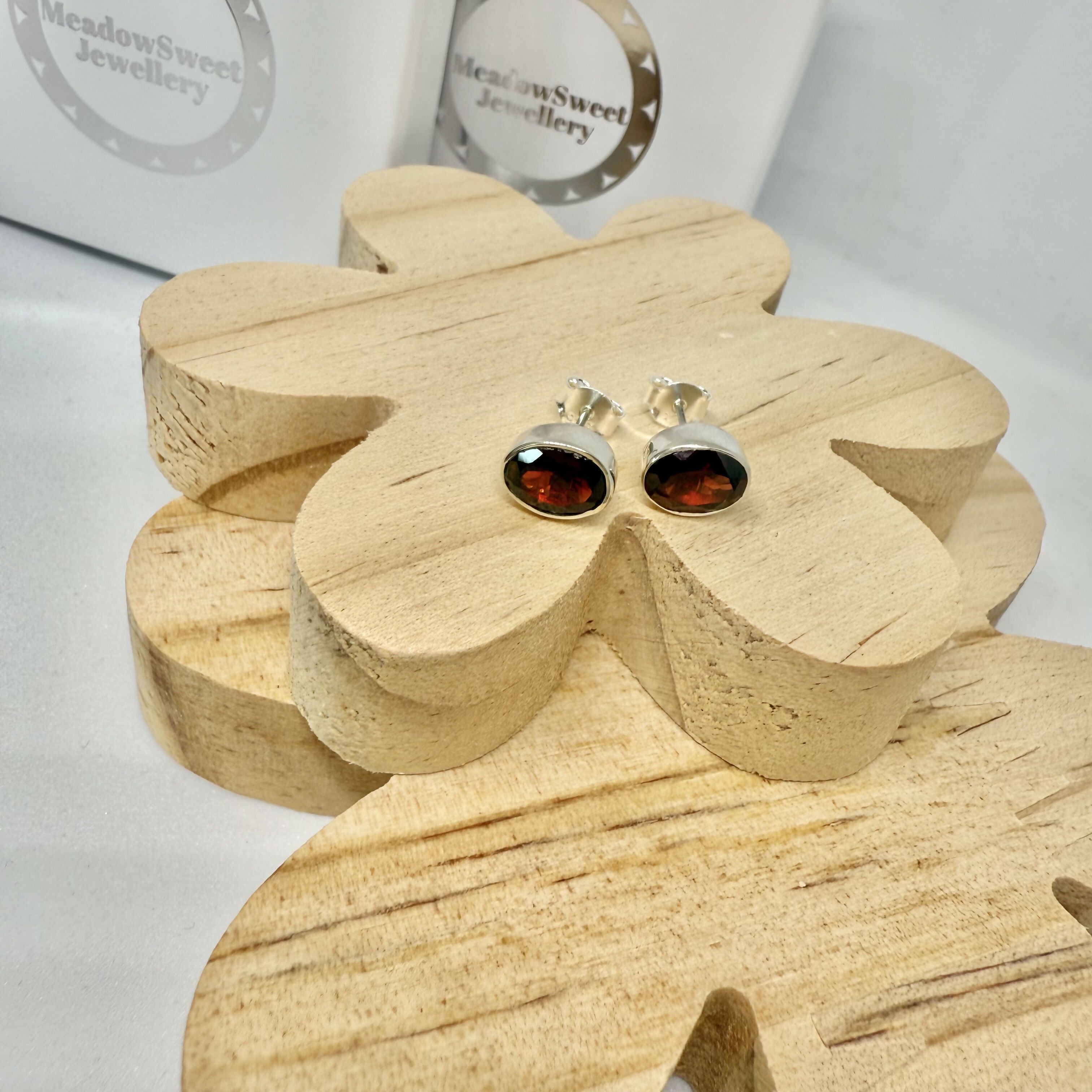 GARNET STUD EARRINGS