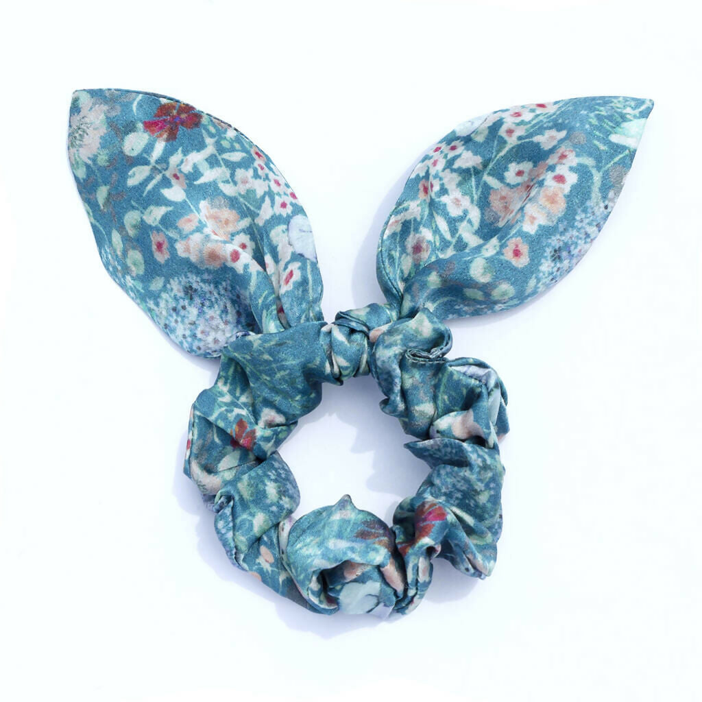 Silk Bow Scrunchie | Luxurious Hair Accessory | Art & Soul