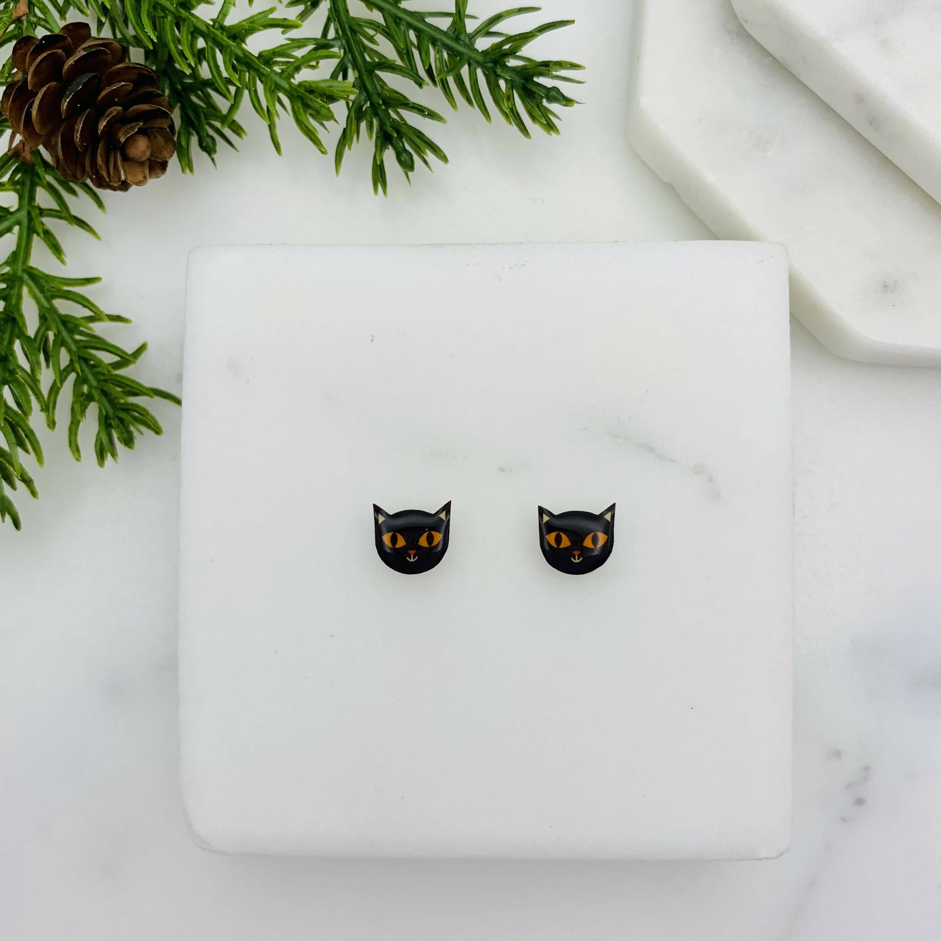 Scary Cat Stud Earrings for a Fun Touch | Art & Soul