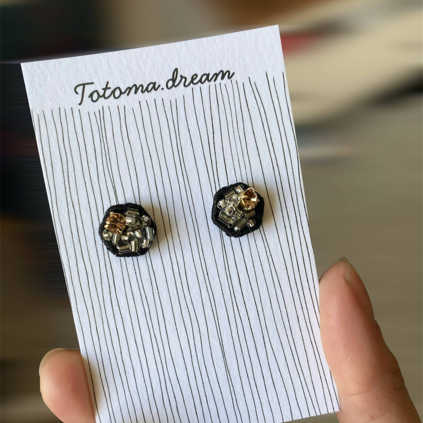 Crystal Embroidery Earrings (Hexagon)