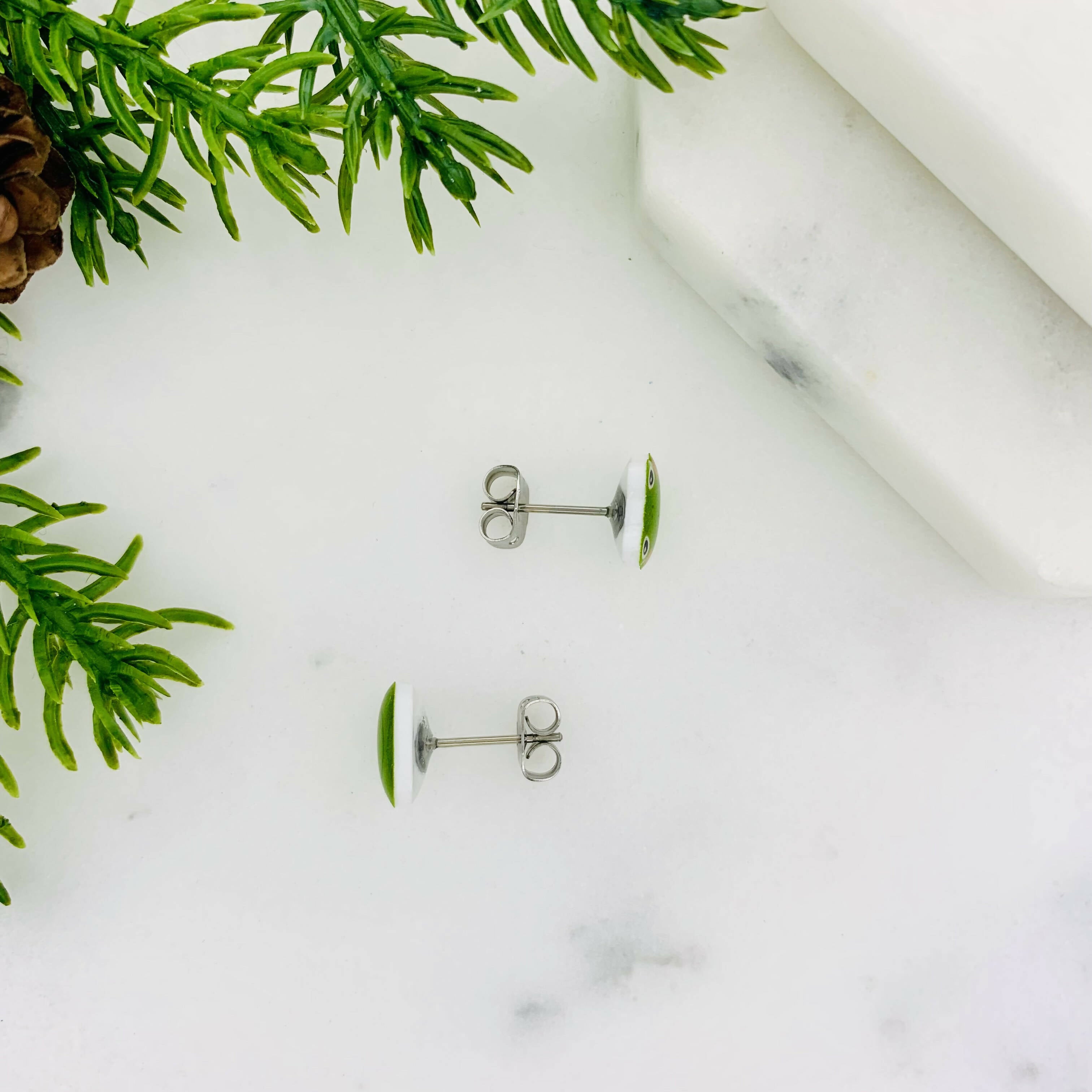 Frog Stud Earrings for a Fun and Stylish Look | Art & Soul