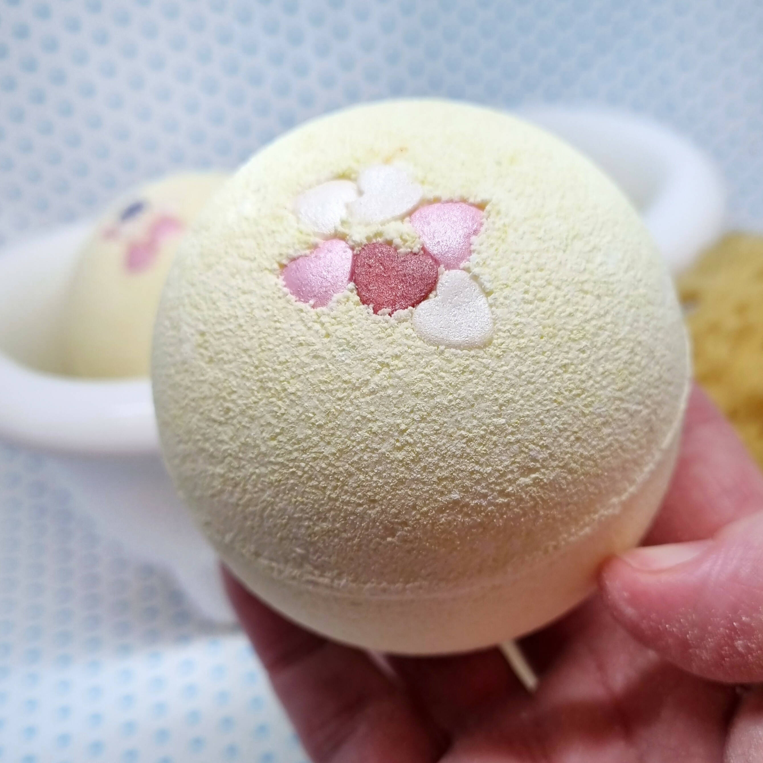 Champagne Kisses Luxury Bath Bomb