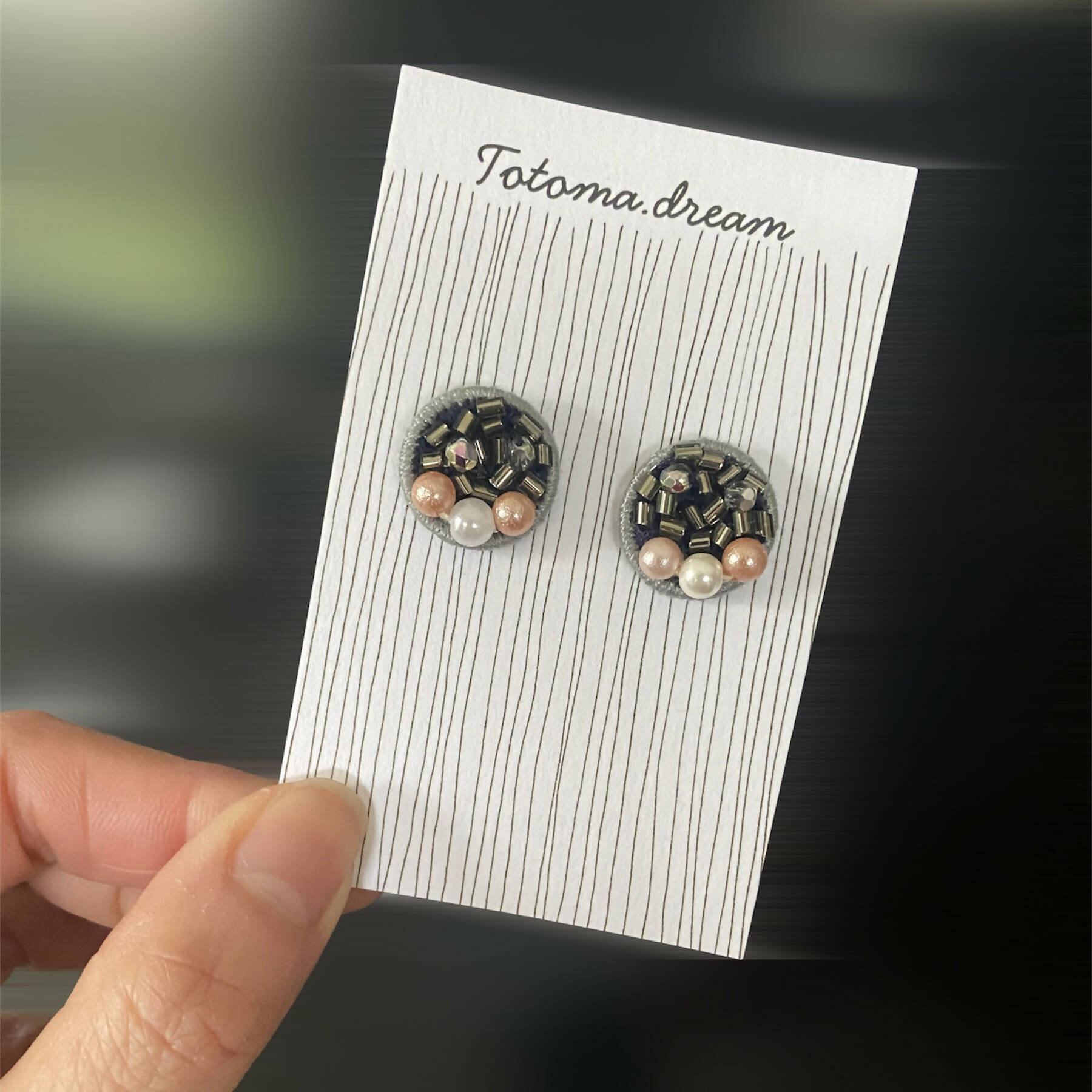 Crystal Embroidery Earrings (Small circle)