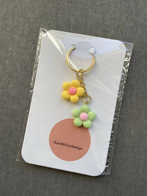 Flower keyring yellow and green