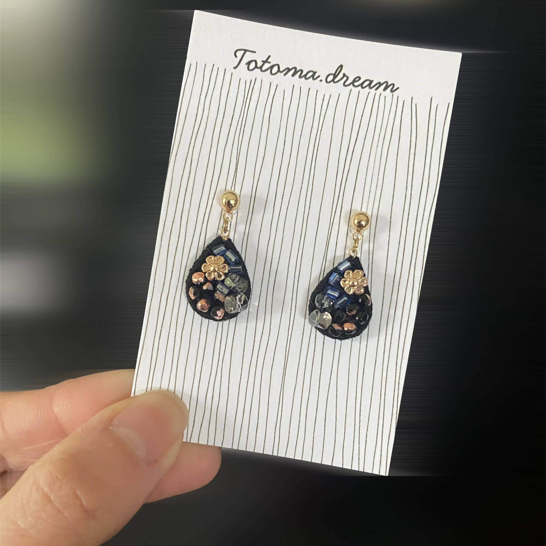 Pendant Crystal Embroidery Earrings (Waterdrop)