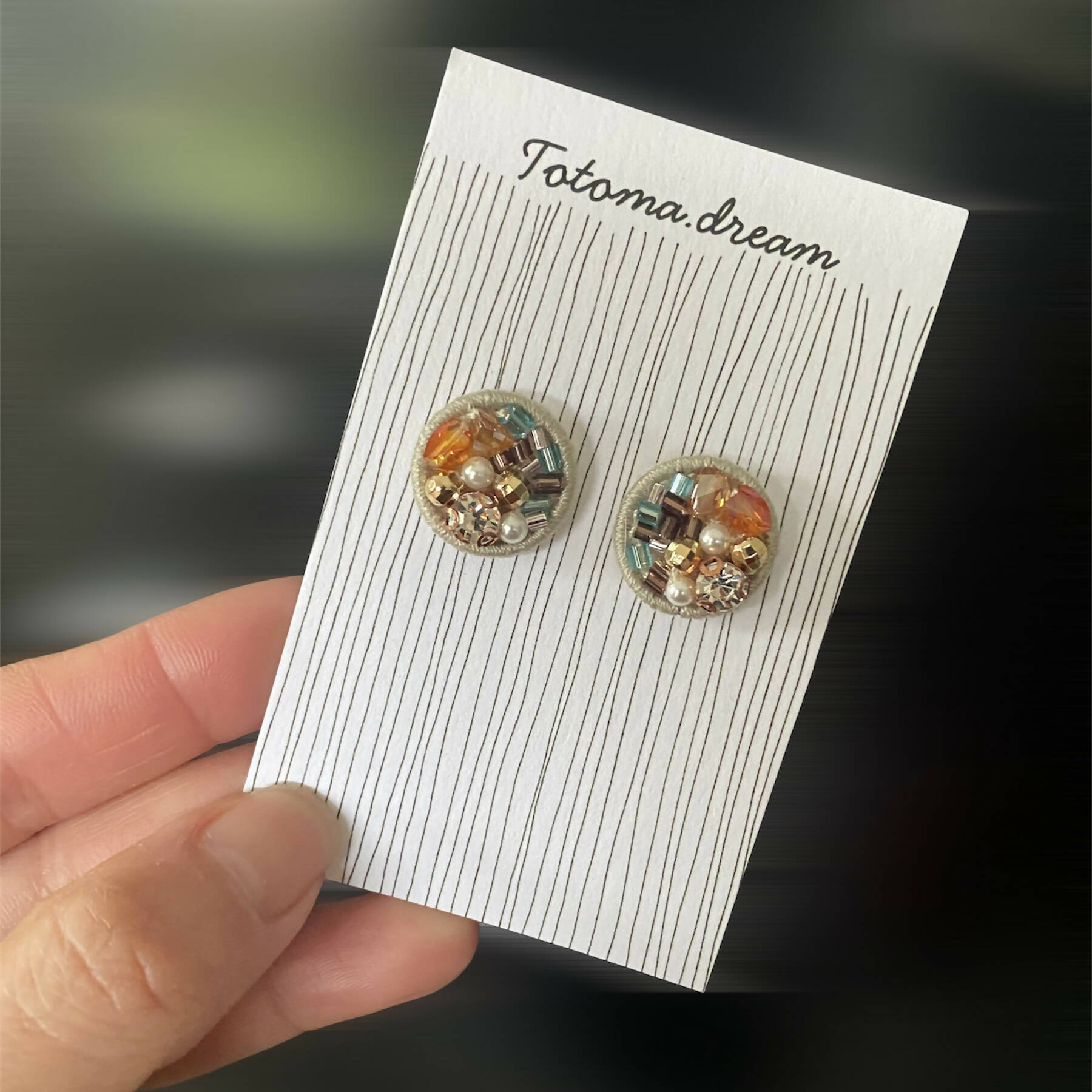 Crystal Embroidery Earrings (Small circle)