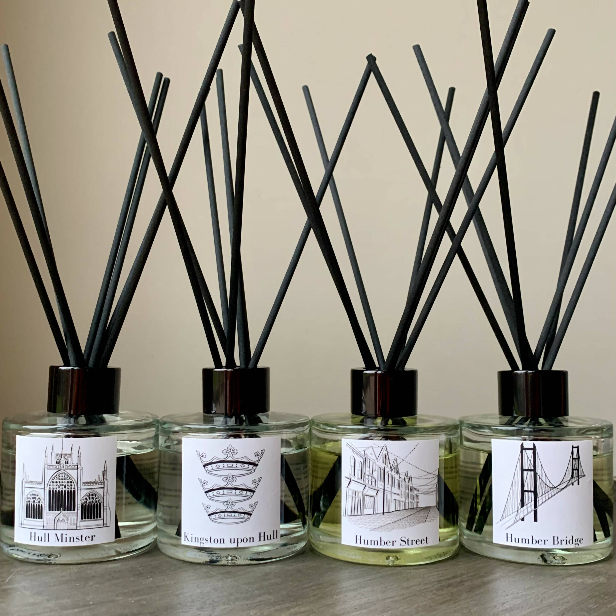 Hull Minster - Tobacco and Oak Candle - 160g