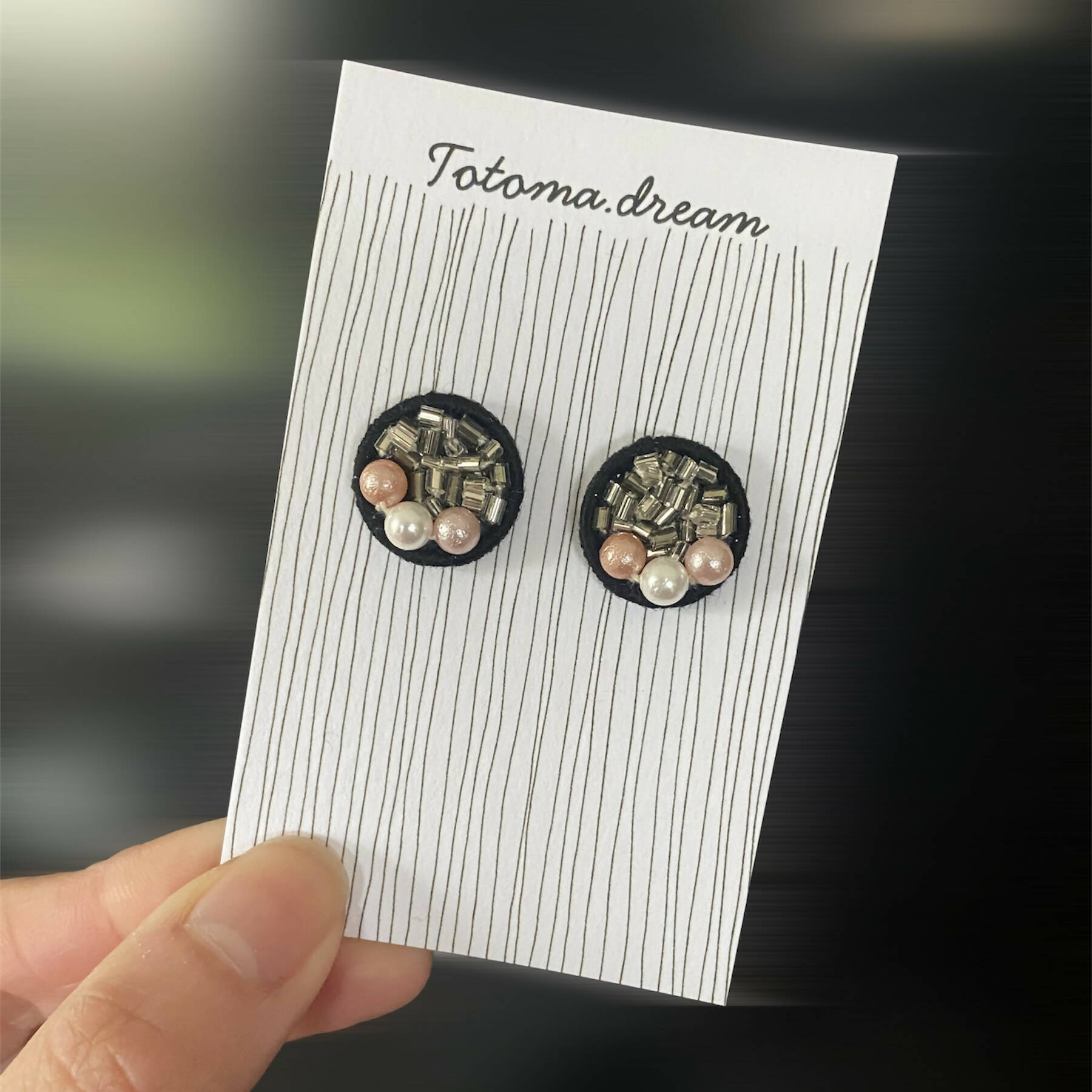 Crystal Embroidery Earrings (Small circle)