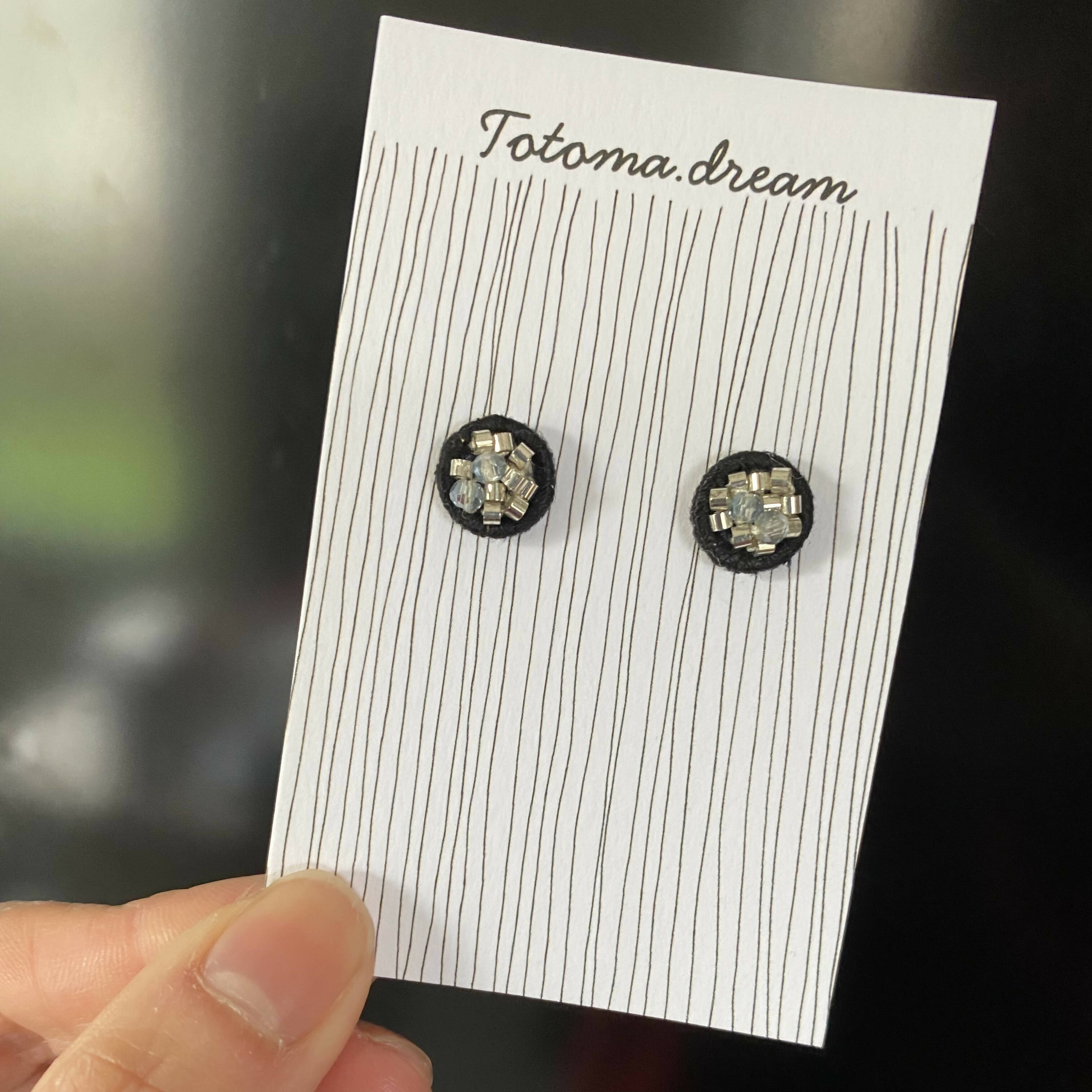 Crystal Embroidery Earrings (Mini circle)