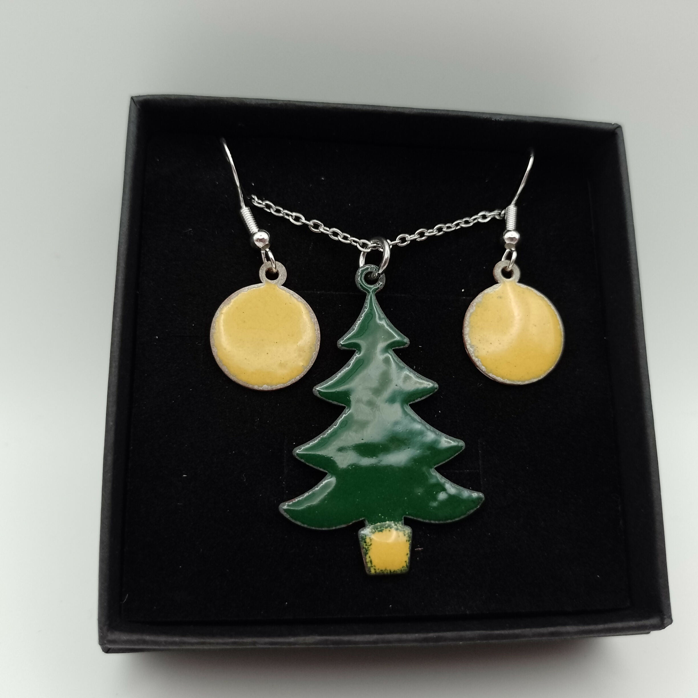Christmas Tree and Yellow Earring Enamel Set