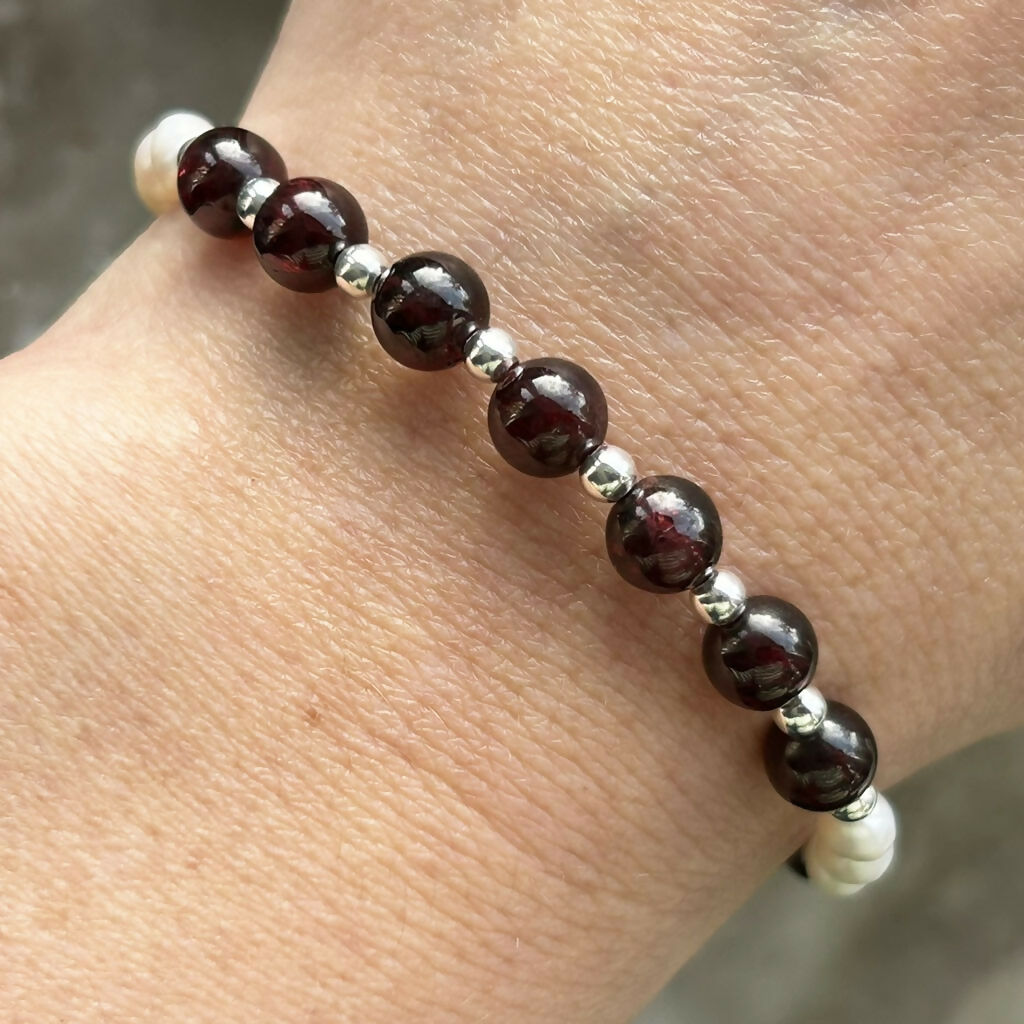 Handmade Sterling Silver Garnet And Freshwater Pearl Beaded Bracelet