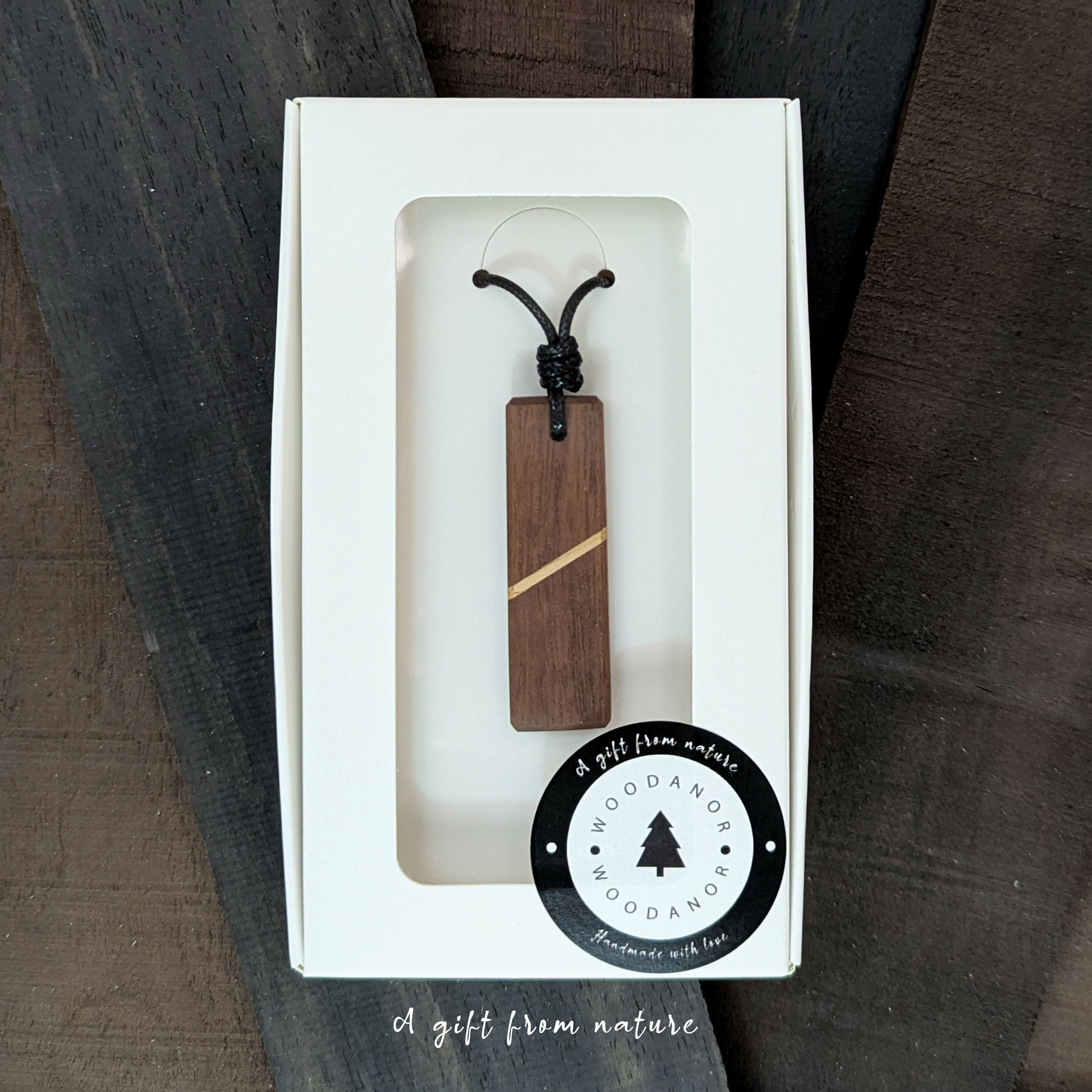 Single Line – Natural Grain Wood Pendant