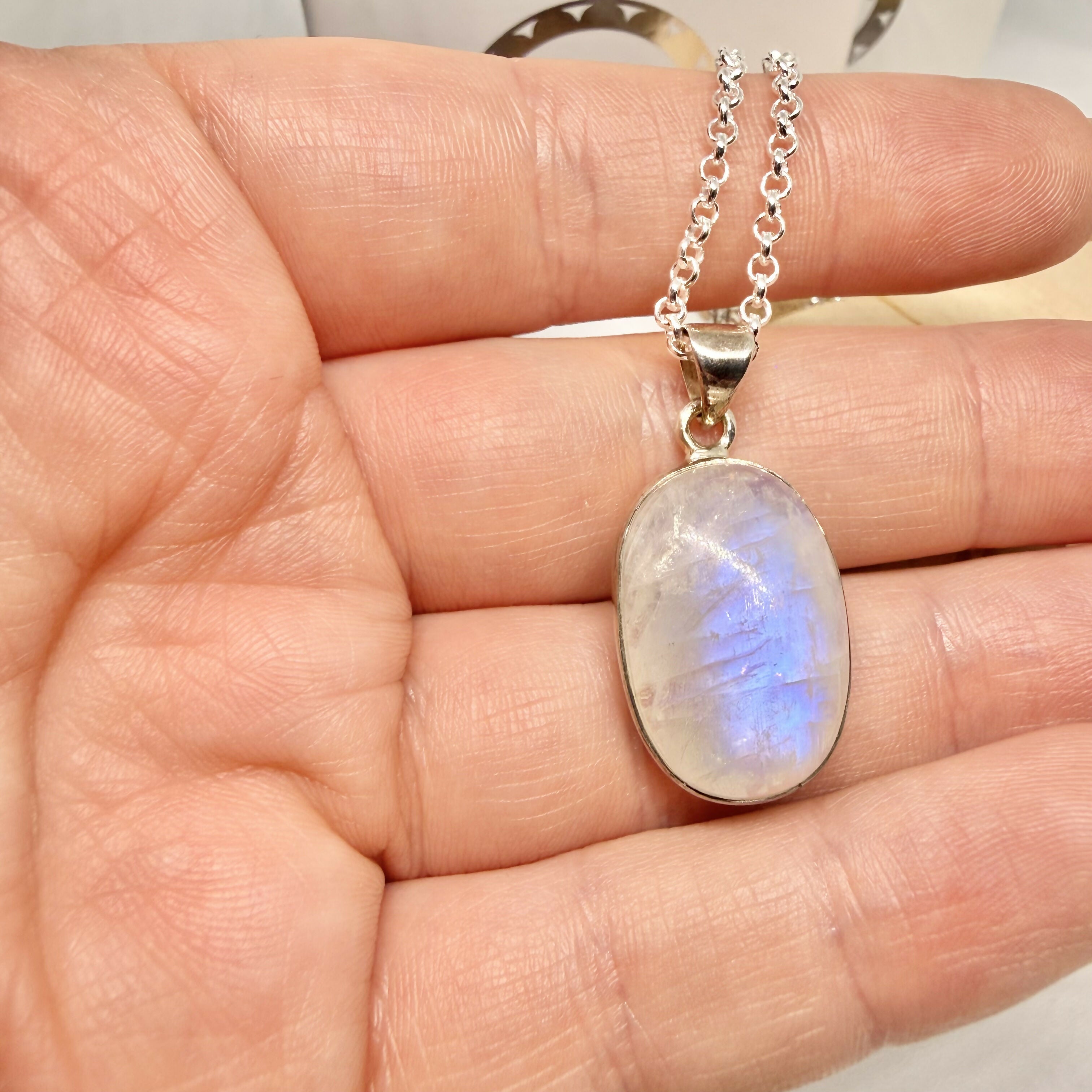WHITE MOONSTONE NECKLACE