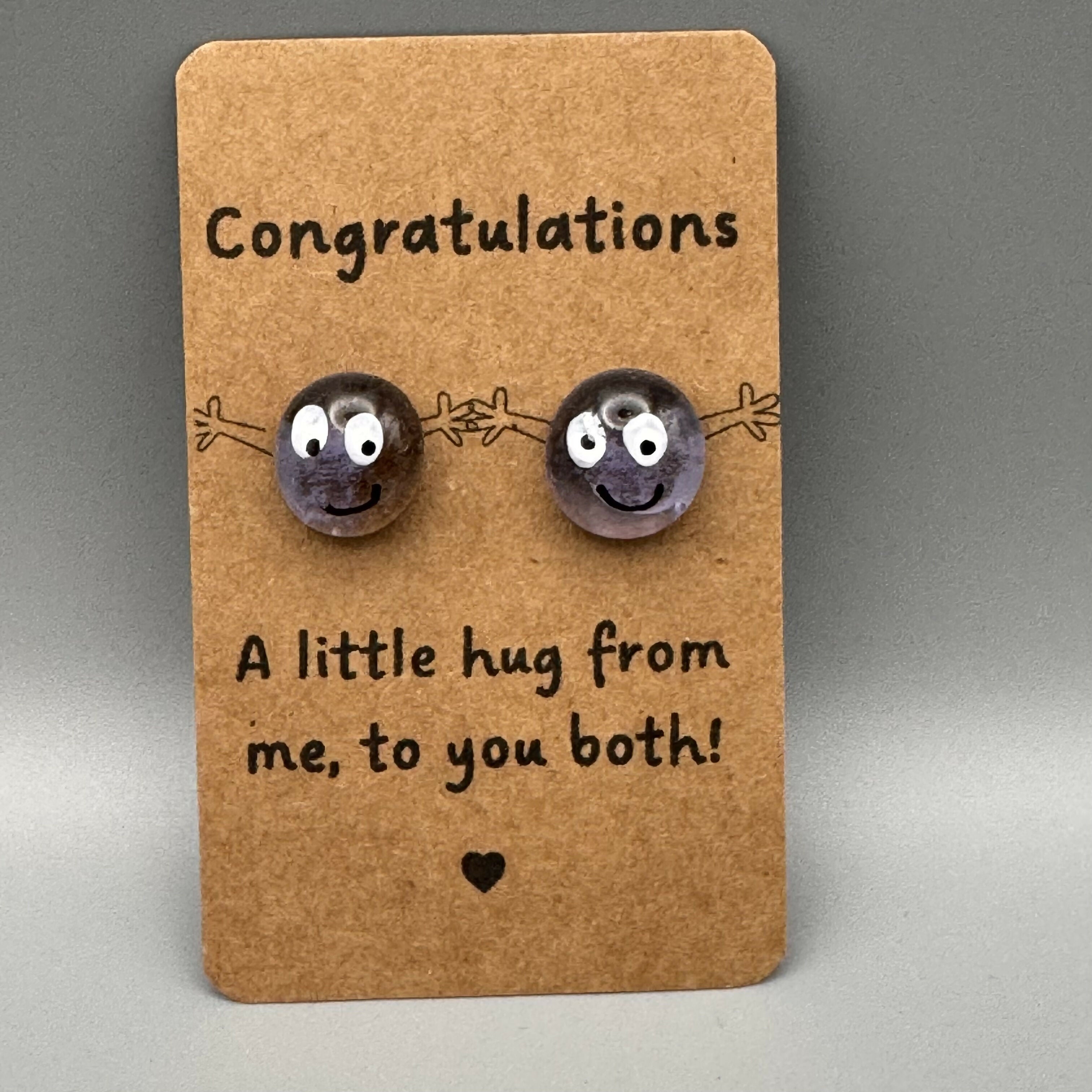 Pebble Hug Congratulations Couple Gift Card