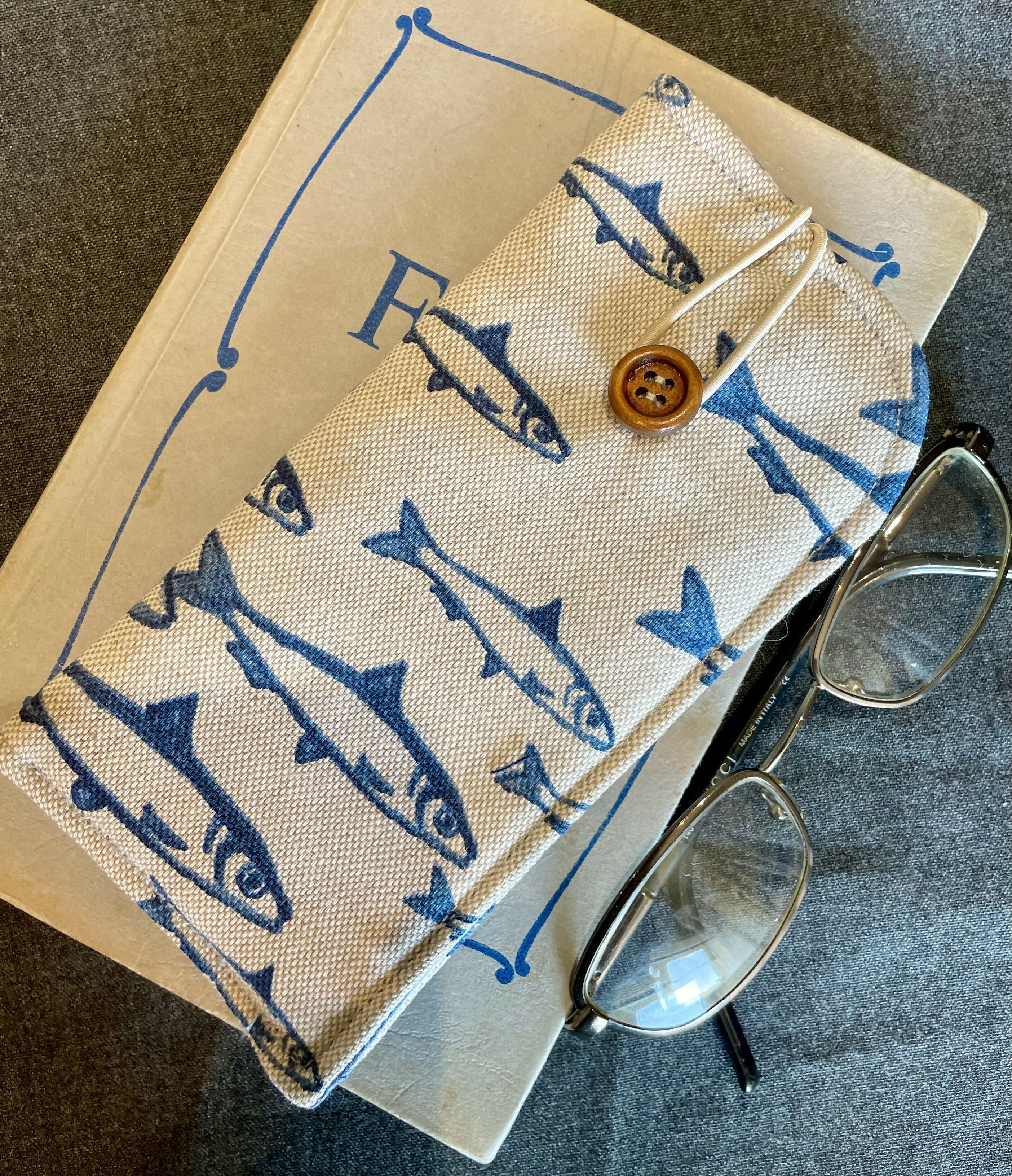 Fish Print Glasses Case