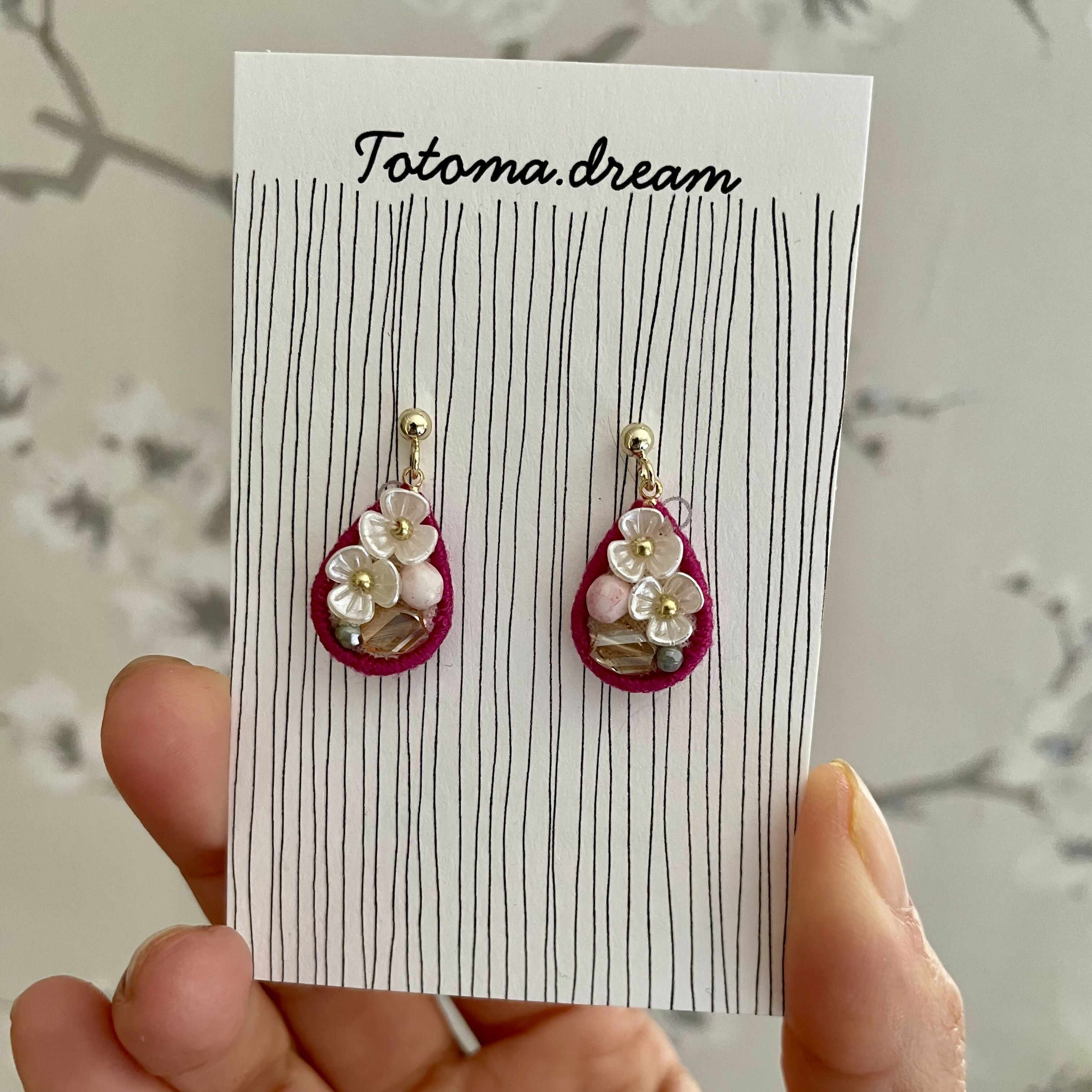 Pendant Crystal Embroidery Earrings (Waterdrop)