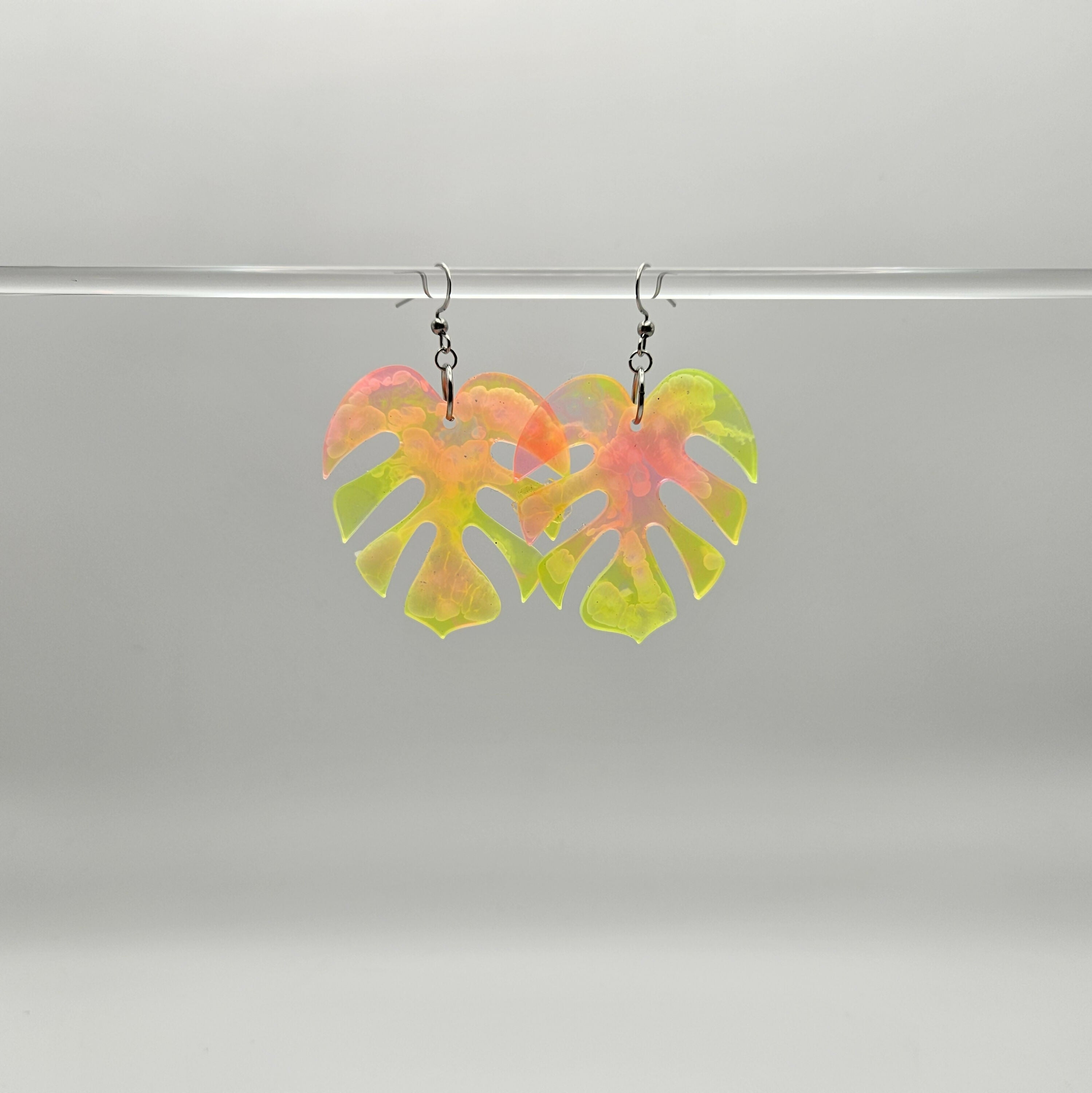 FUN MONSTERA LEAF EARRINGS