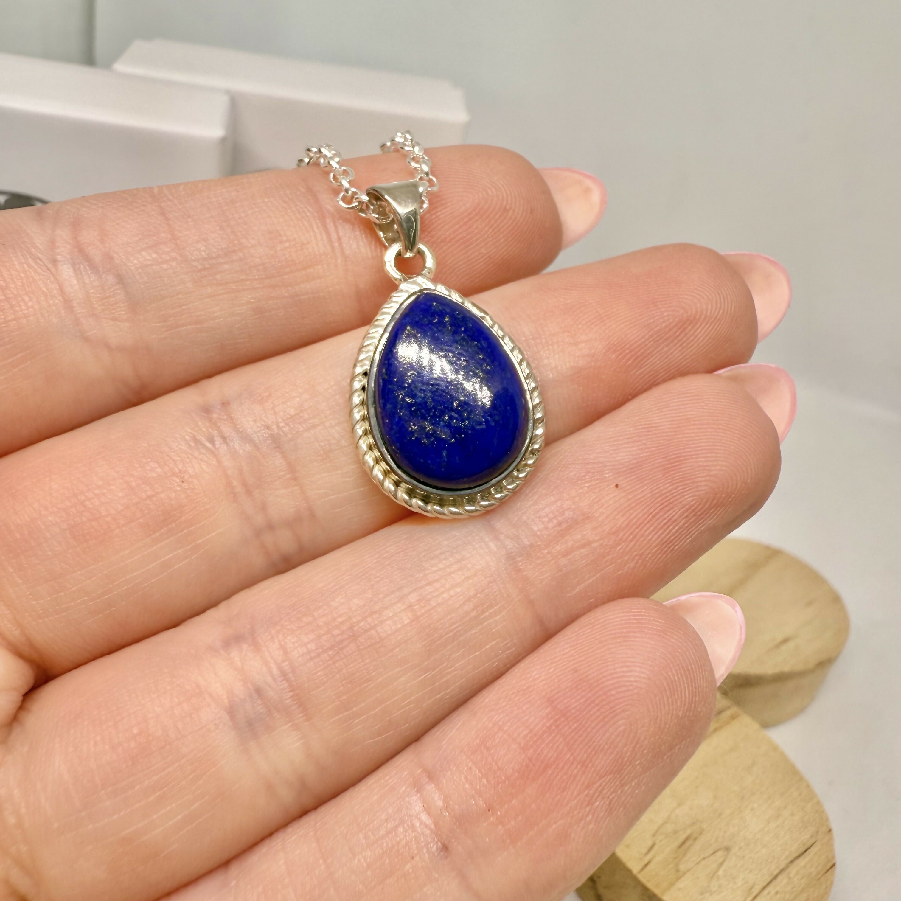 LAPIS LAZULI NECKLACE