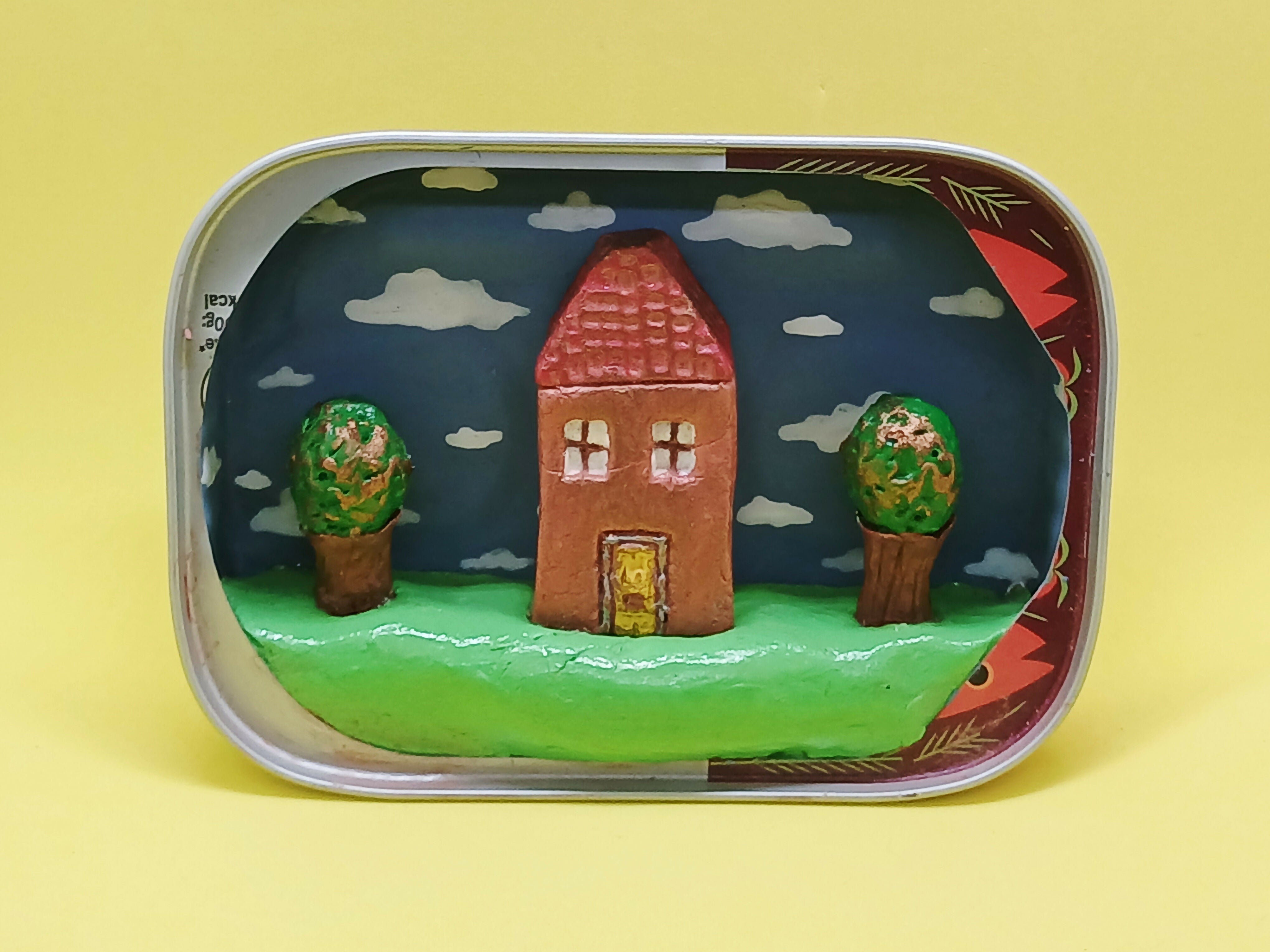 House and Tree Tin