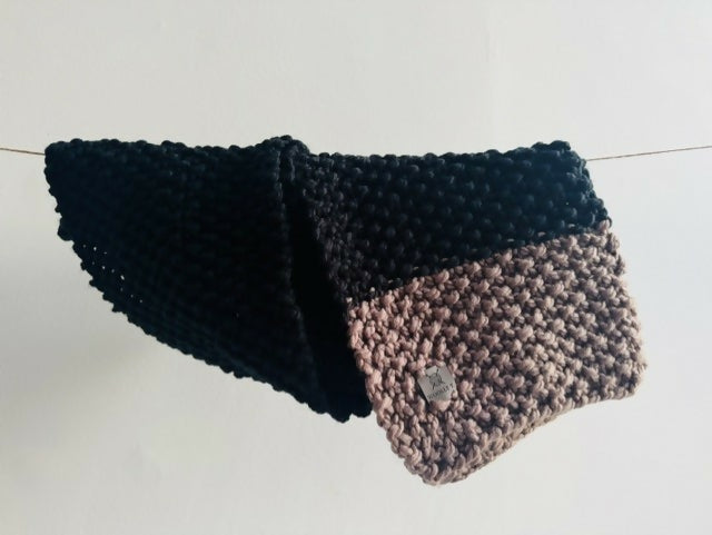 COZY & CHUNKY 2-COLOUR SCARF - BLACK & FAWN - MID LENGTH
