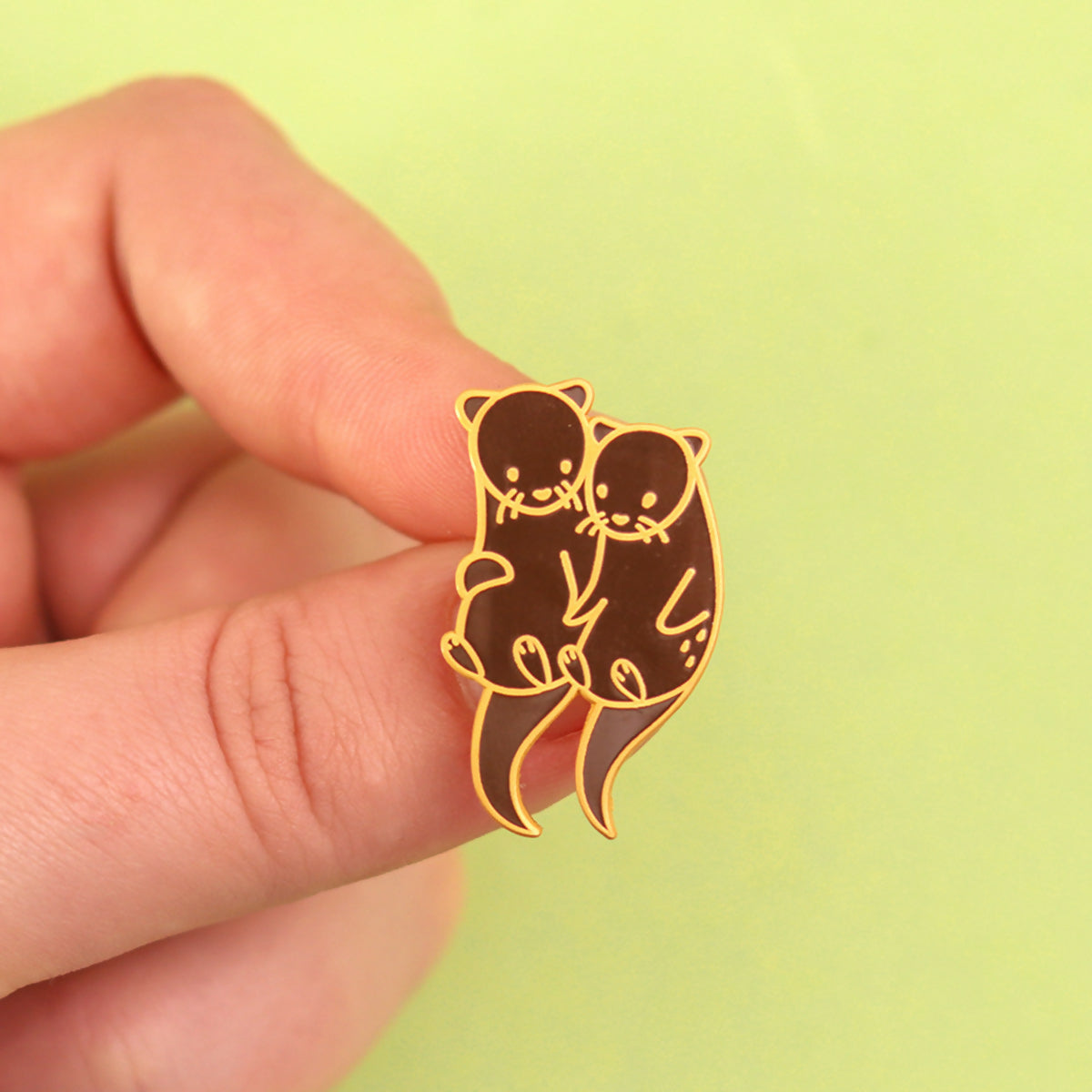 Otter Holding Hands - Enamel Pin