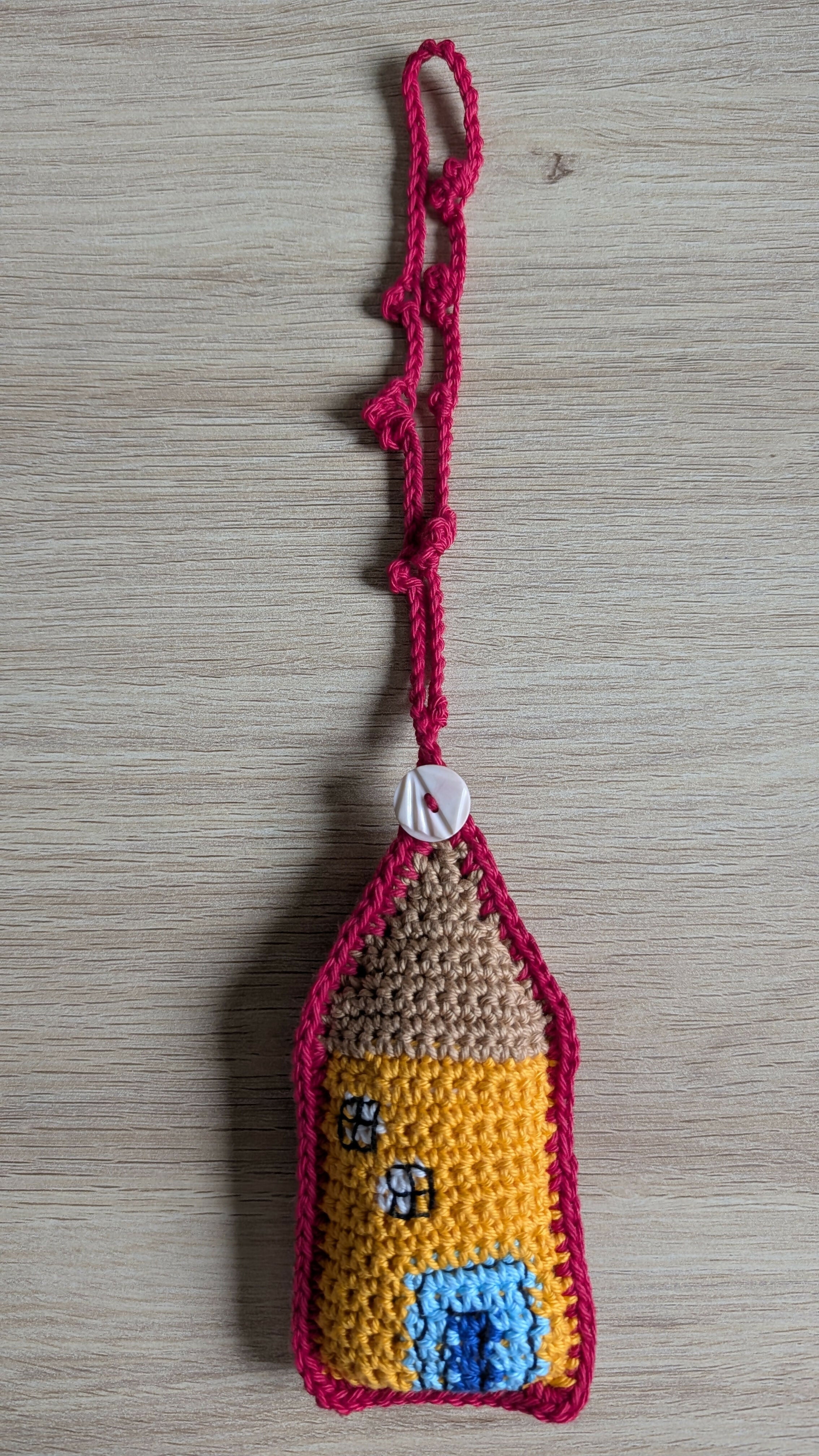 Tiny House (red & camel)