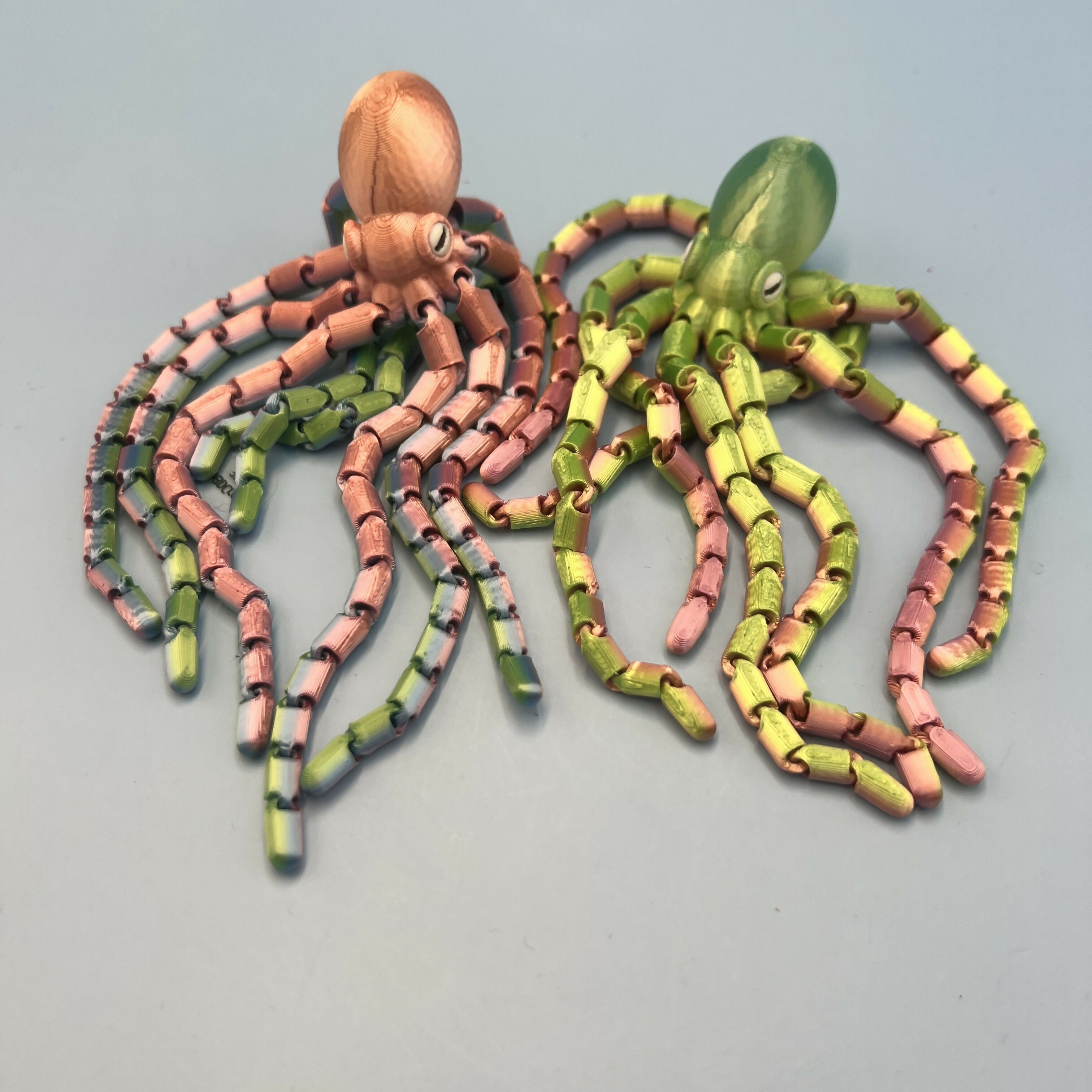3D Printed MEDIUM: Articulated Sensory Fidget Animals friends Octopus (Metalic Rainbow) 14cm